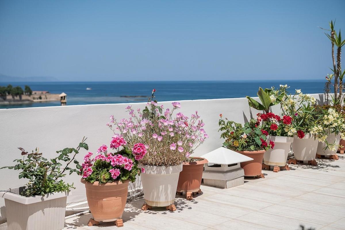 Diotima - Astonishing Seaview Apartment *