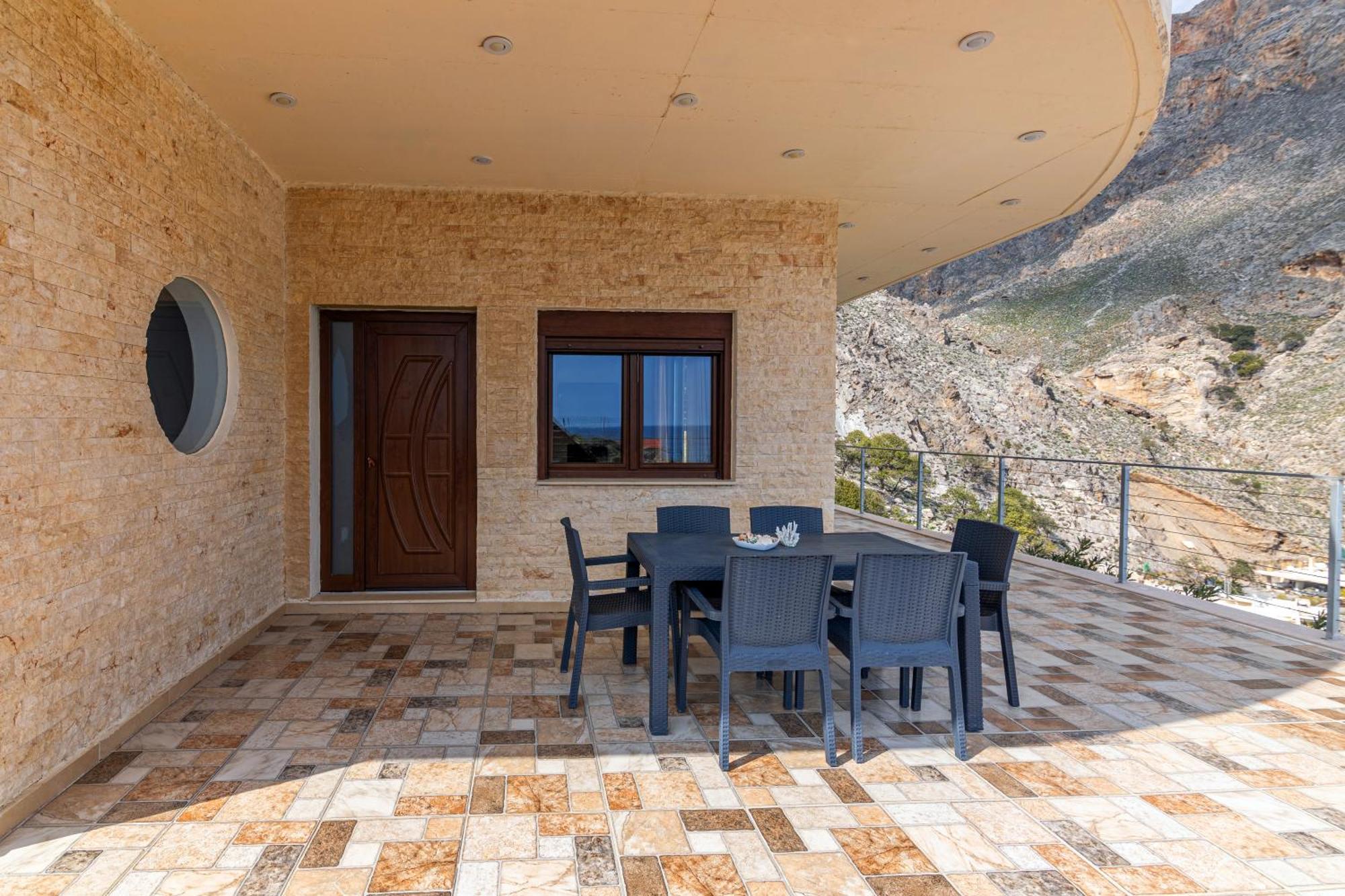 Villa Sea View Emmanuela, By Idealstay Experience *