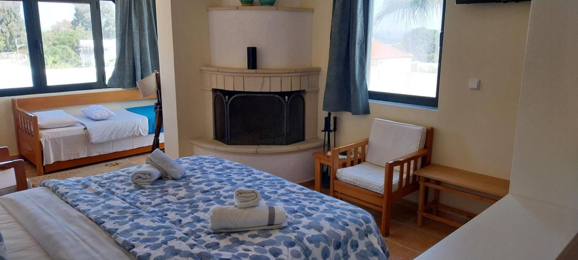 Ela Mesa Aparthotel 4*