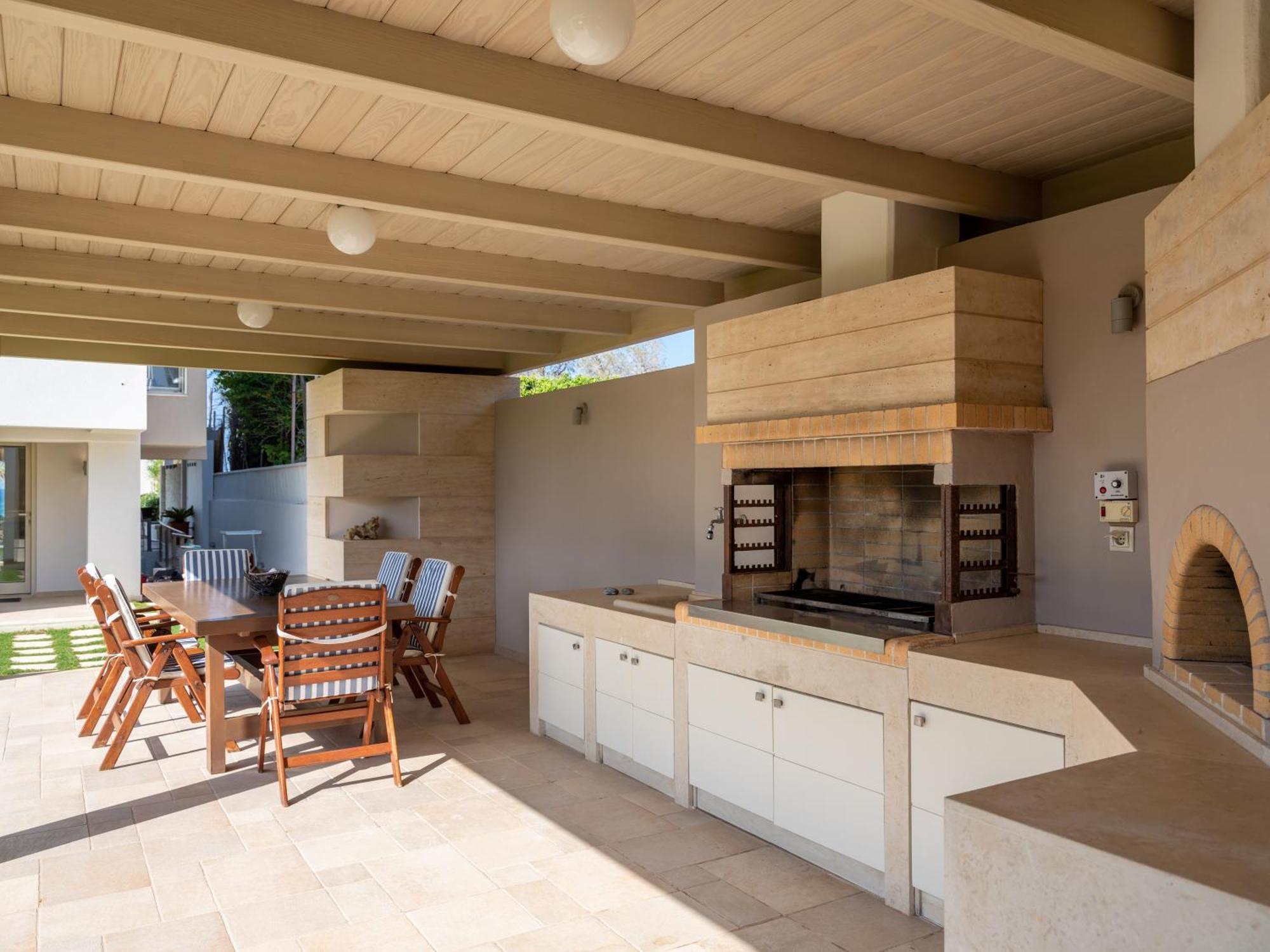 Hersonissos Beach Villa *