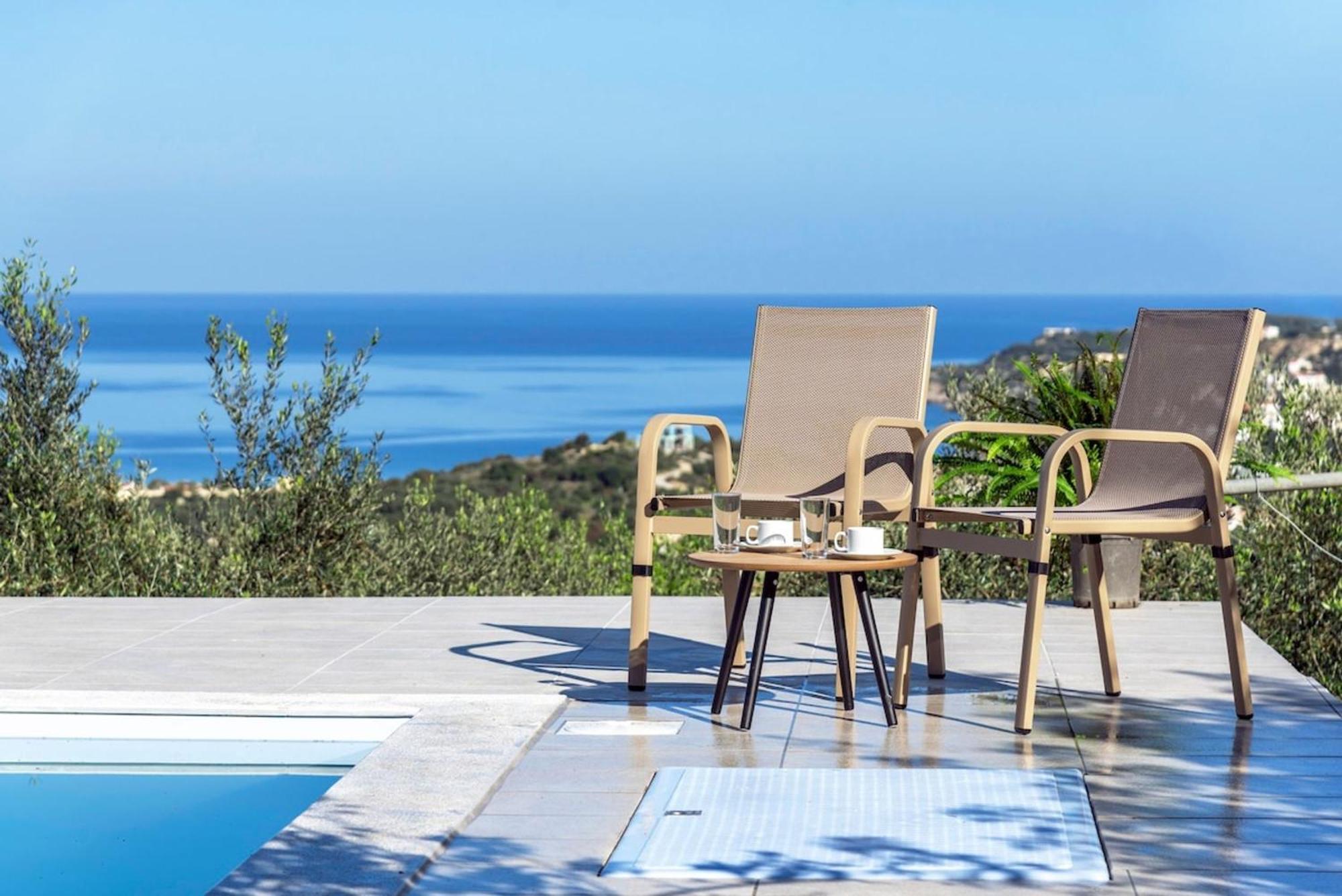 Konstantinos Hilltop Vineyard Escape *