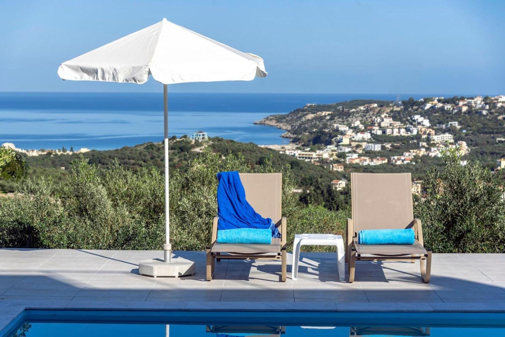 Konstantinos Hilltop Vineyard Escape