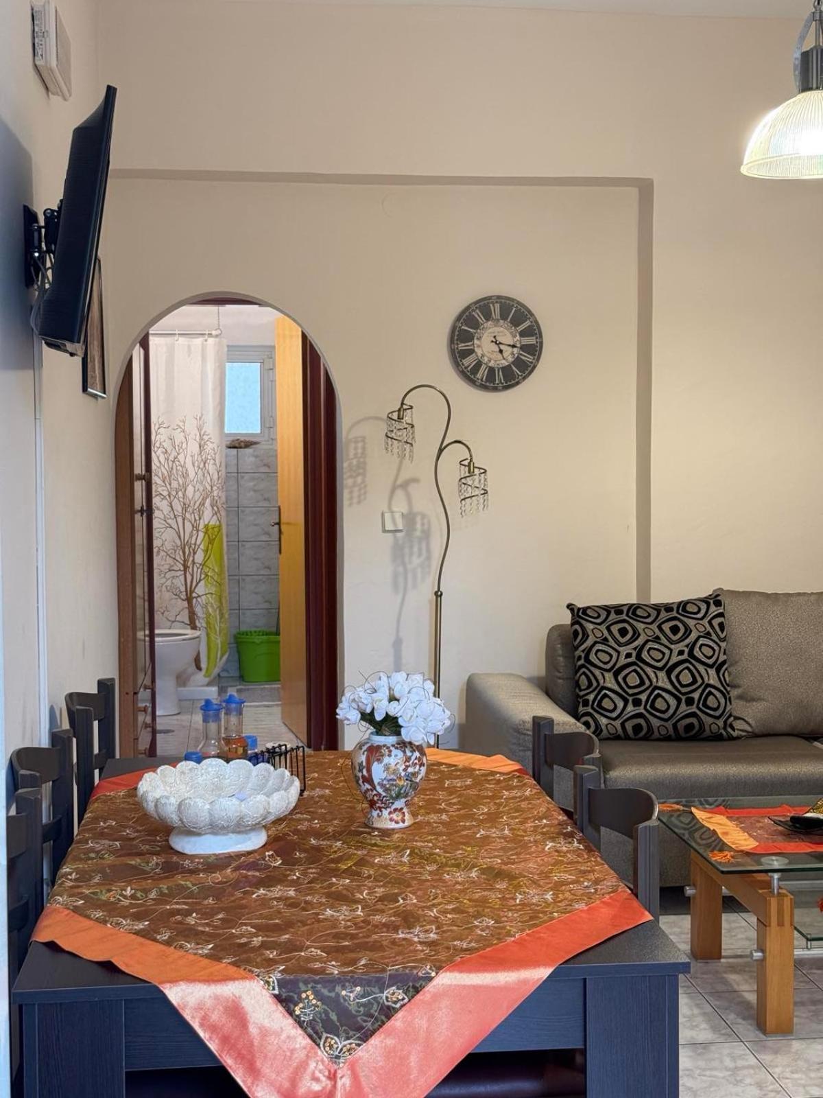 George's & Amalia's Appartments 2