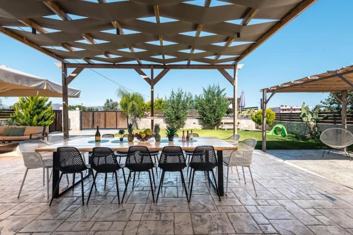 Olympia, 4 Bedroom For Up To 14 Persons, 400 Meters From The Long Sandy Villa Paralia Kourna