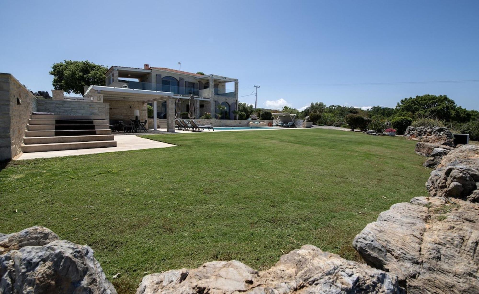 Auroraluxurius Living Villa