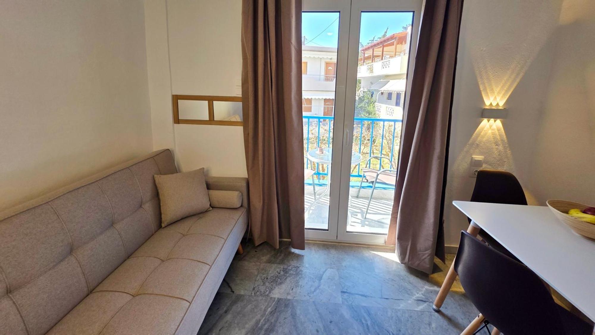 Michele Marie Apts * Agia Pelagia (Crete)