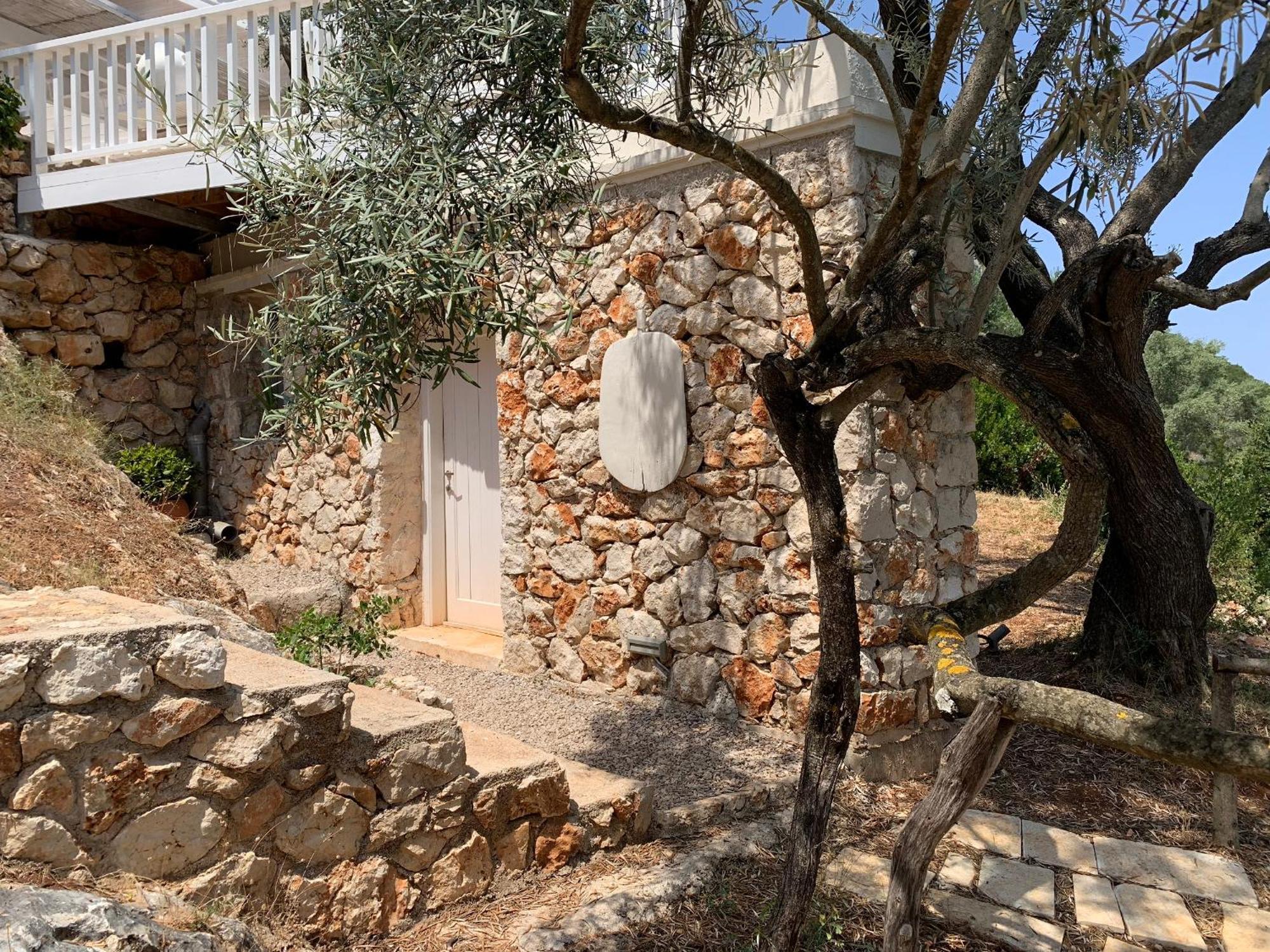 Villa Epipleon Seafront Tsoukaladhes