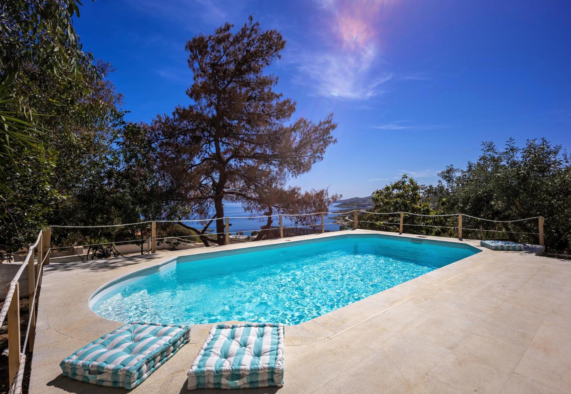 Limanaki Lavrion Port Villa *