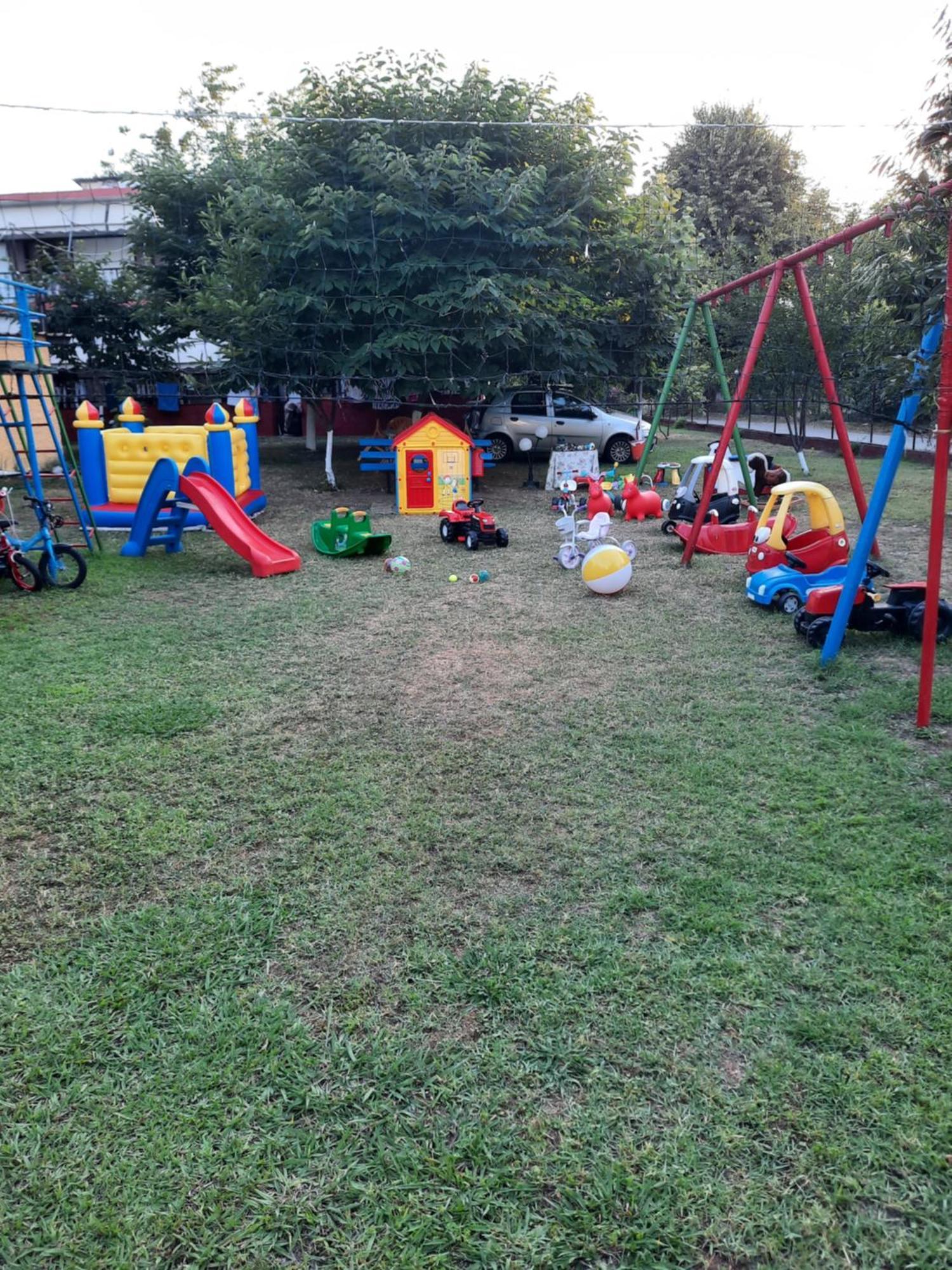 Roula Manou Paralia Skotinis