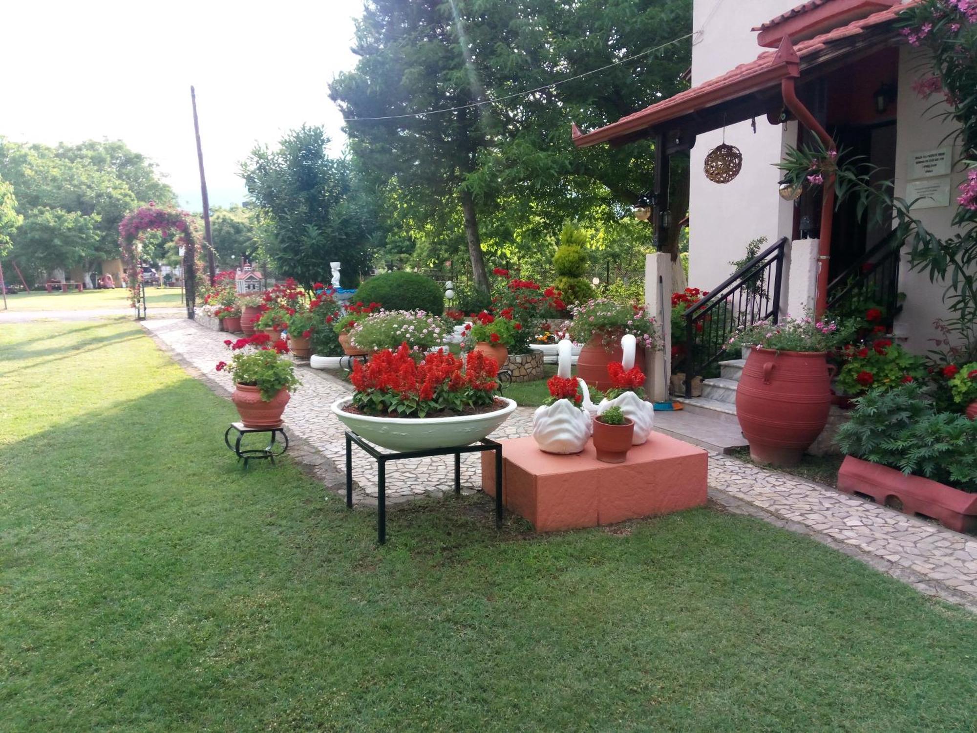 Hostel Roula Manou