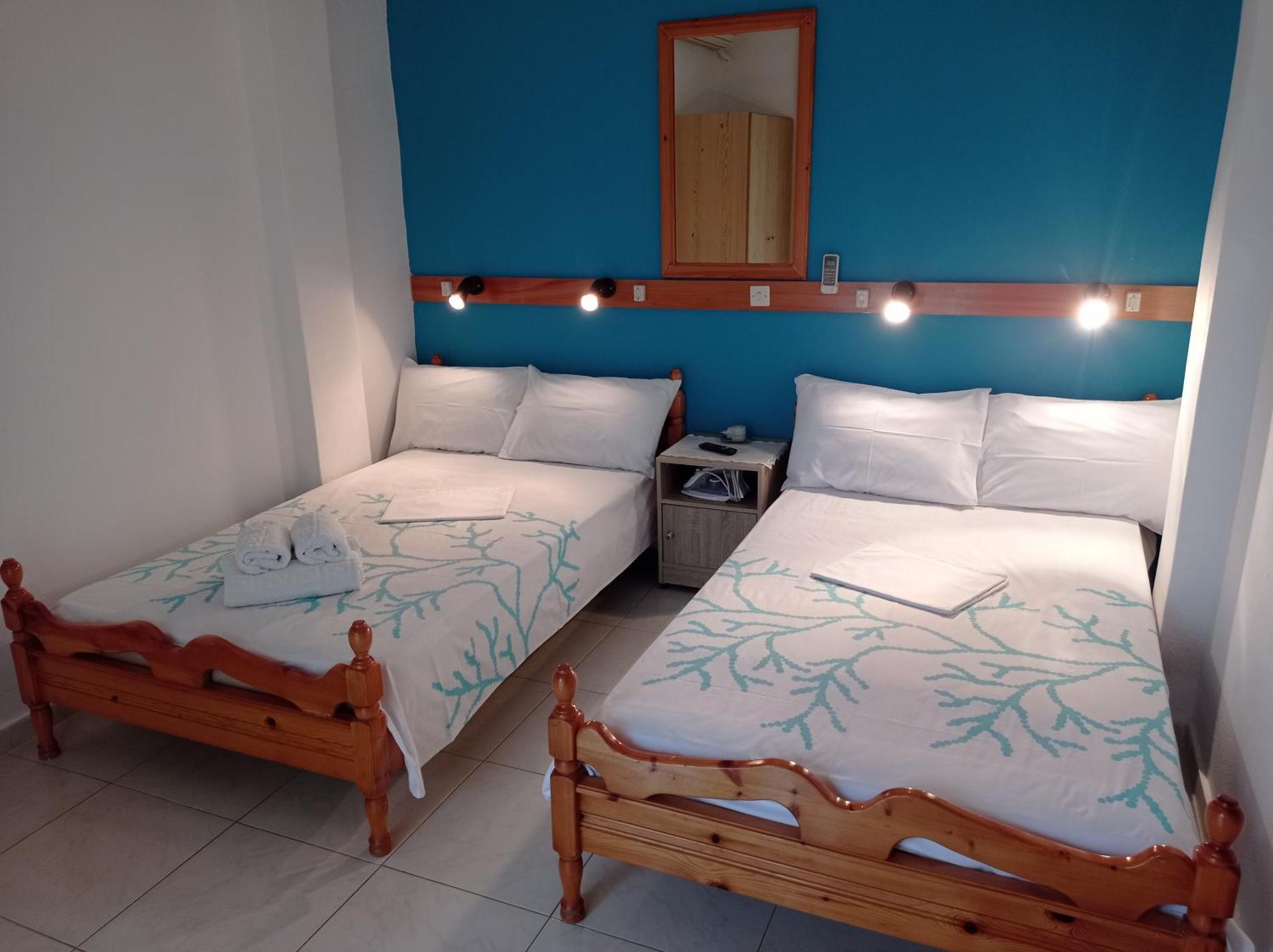 Hostel Roula Manou Paralia Skotinis