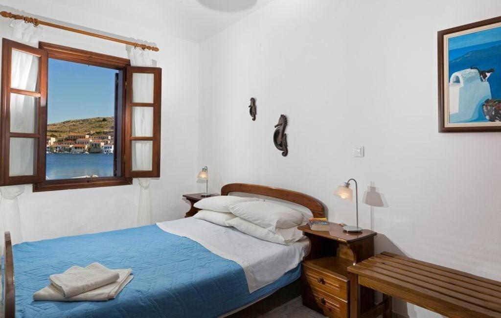 Charming Waterfront With Swimming Access Holiday home *
