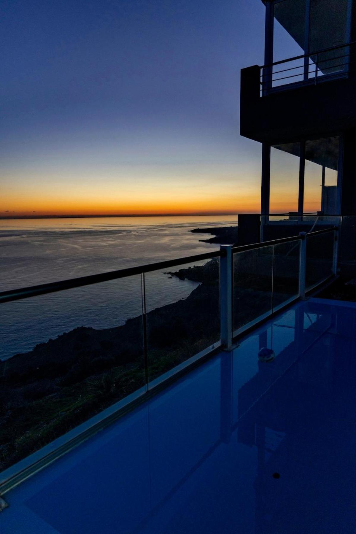 Akrotiri Panorama- Luxury Rental Apartments With Sea View