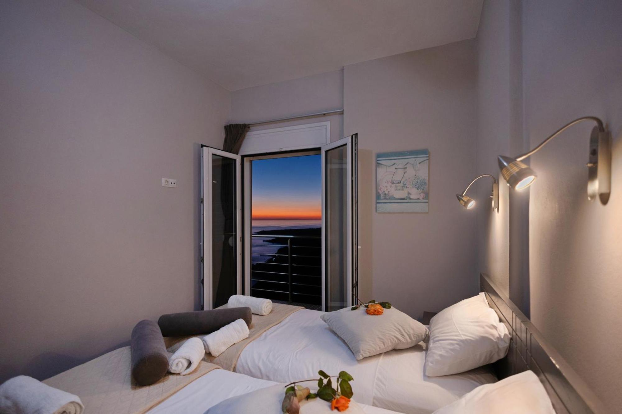 Apartment Akrotiri Panorama- Luxury Rental Apartments With Sea View