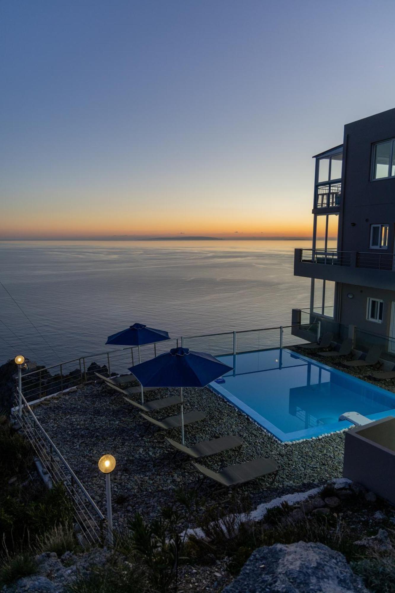 Akrotiri Panorama- Luxury Rental Apartments With Sea View Apartment Rodakino