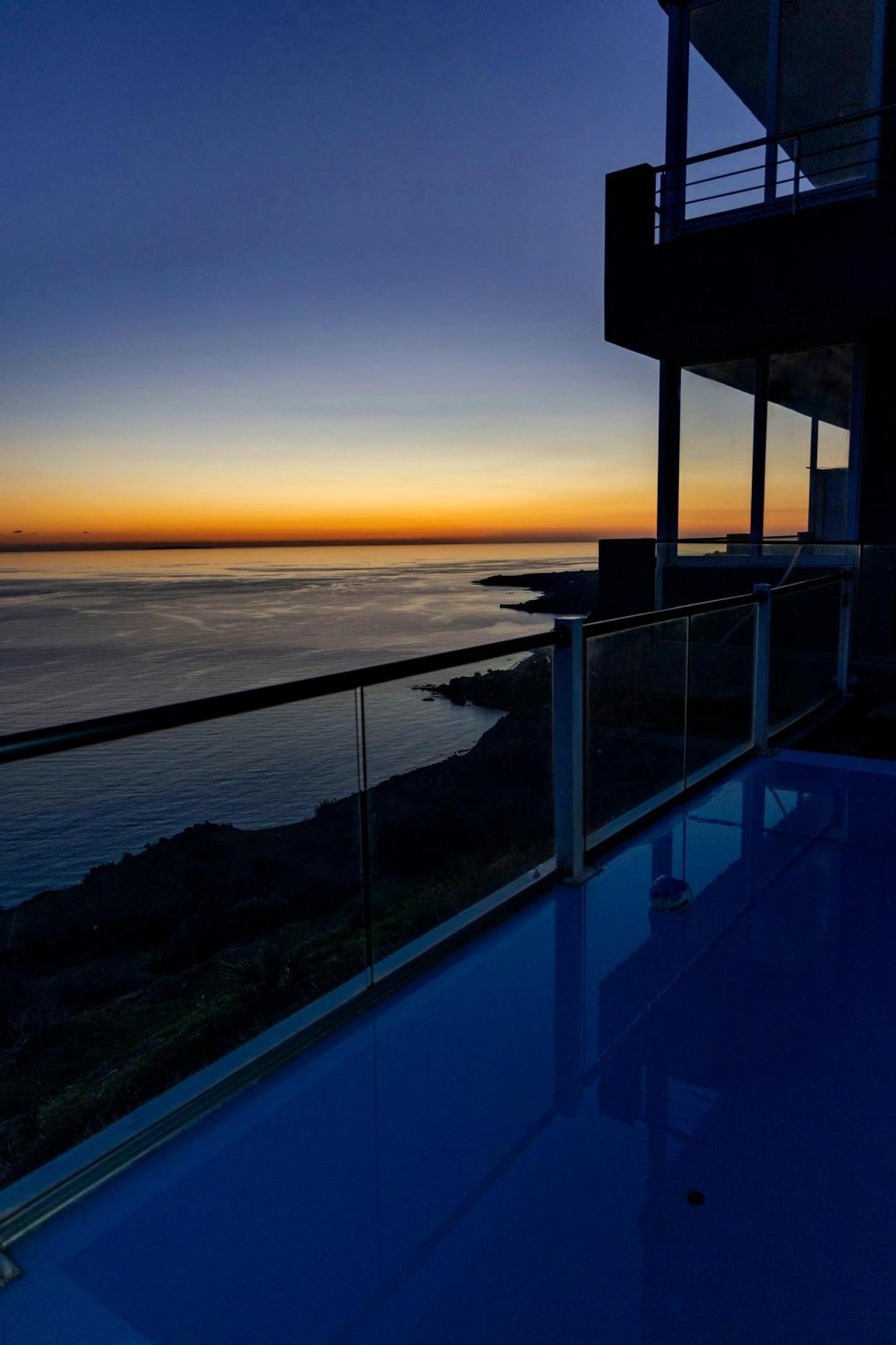 Akrotiri Panorama- Luxury Rental Apartments With Sea View Apartment Rodakino