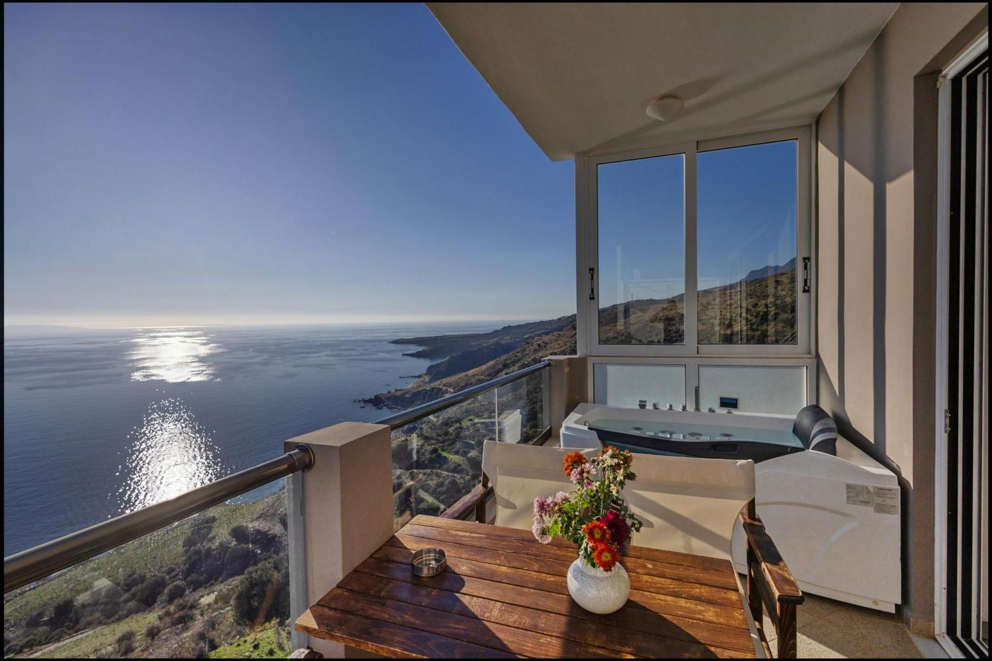 Akrotiri Panorama- Luxury Rental Apartments With Sea View *