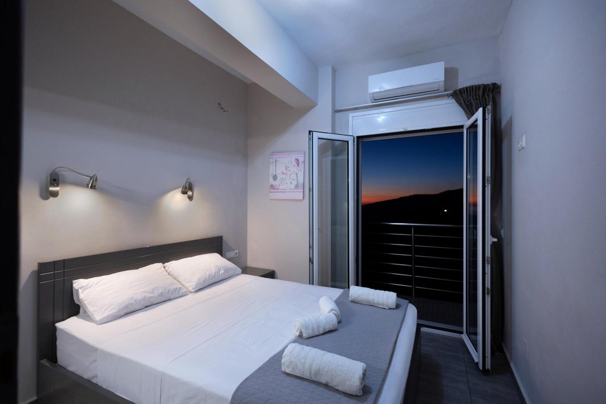 Akrotiri Panorama- Luxury Rental Apartments With Sea View Apartment