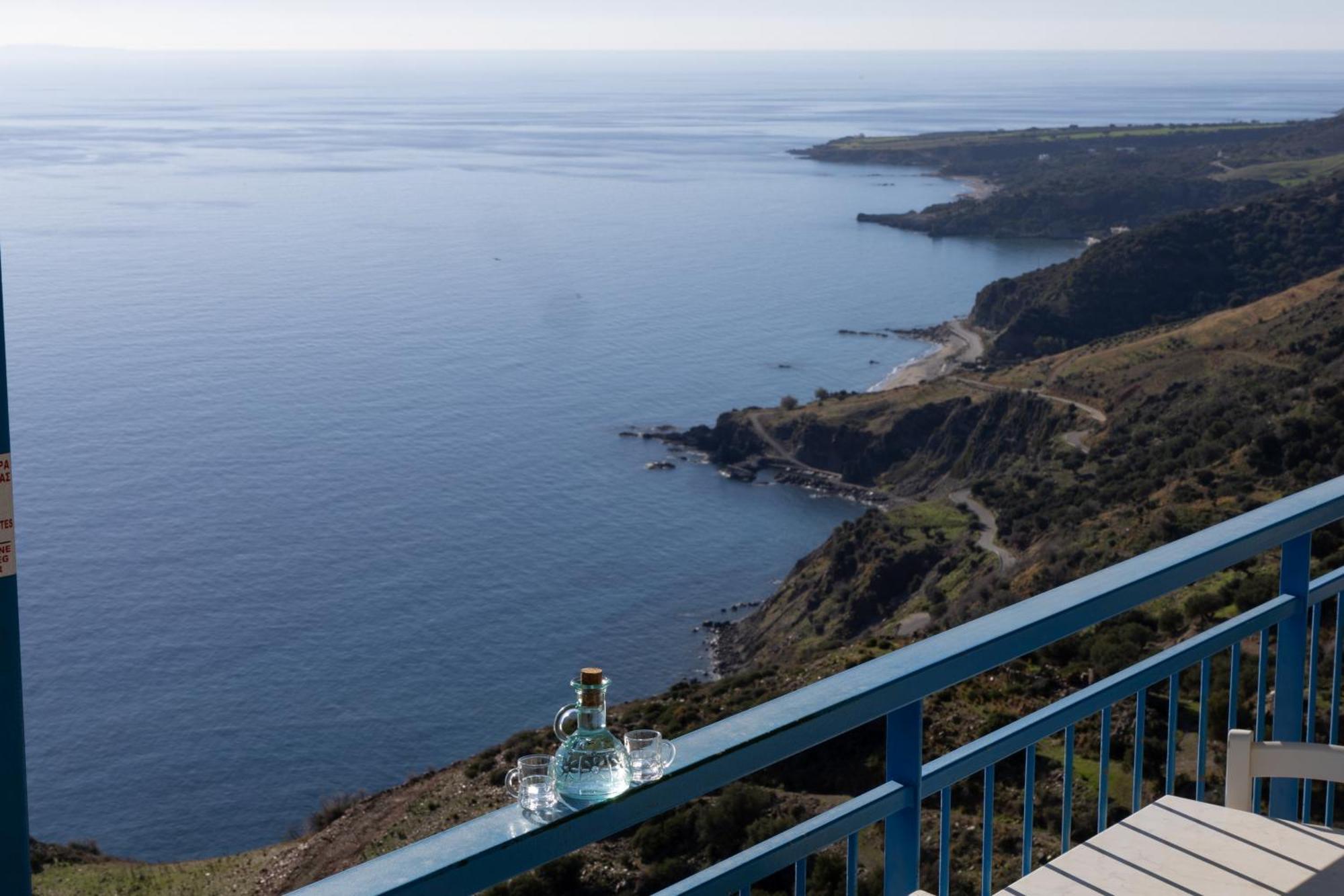Akrotiri Panorama- Luxury Rental Apartments With Sea View Apartment Rodakino