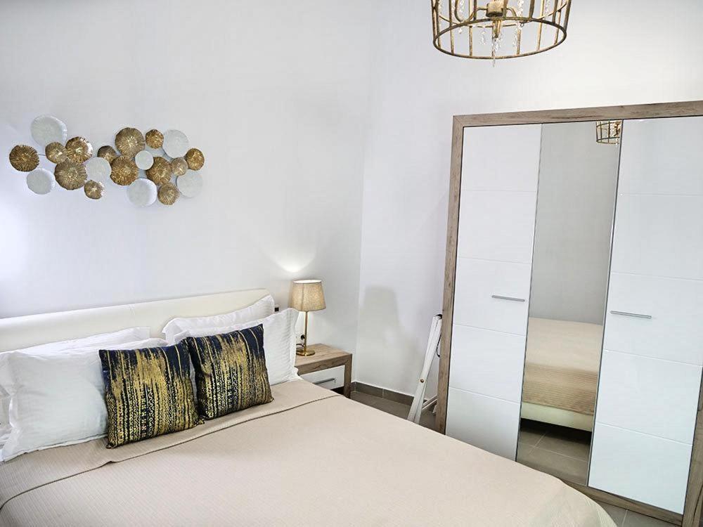 Komitsa Luxury 2* Nea Roda