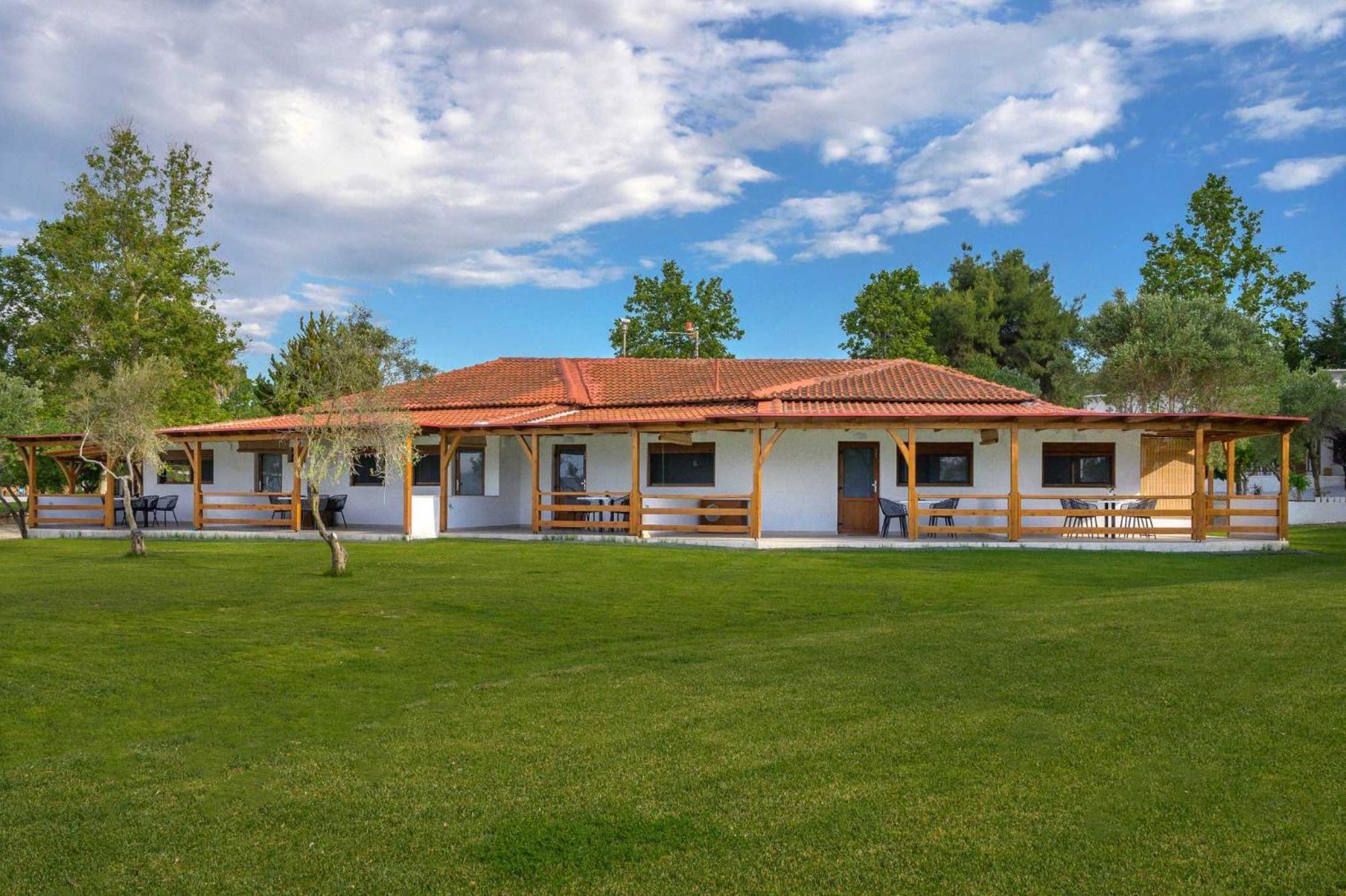 Komitsa Luxury