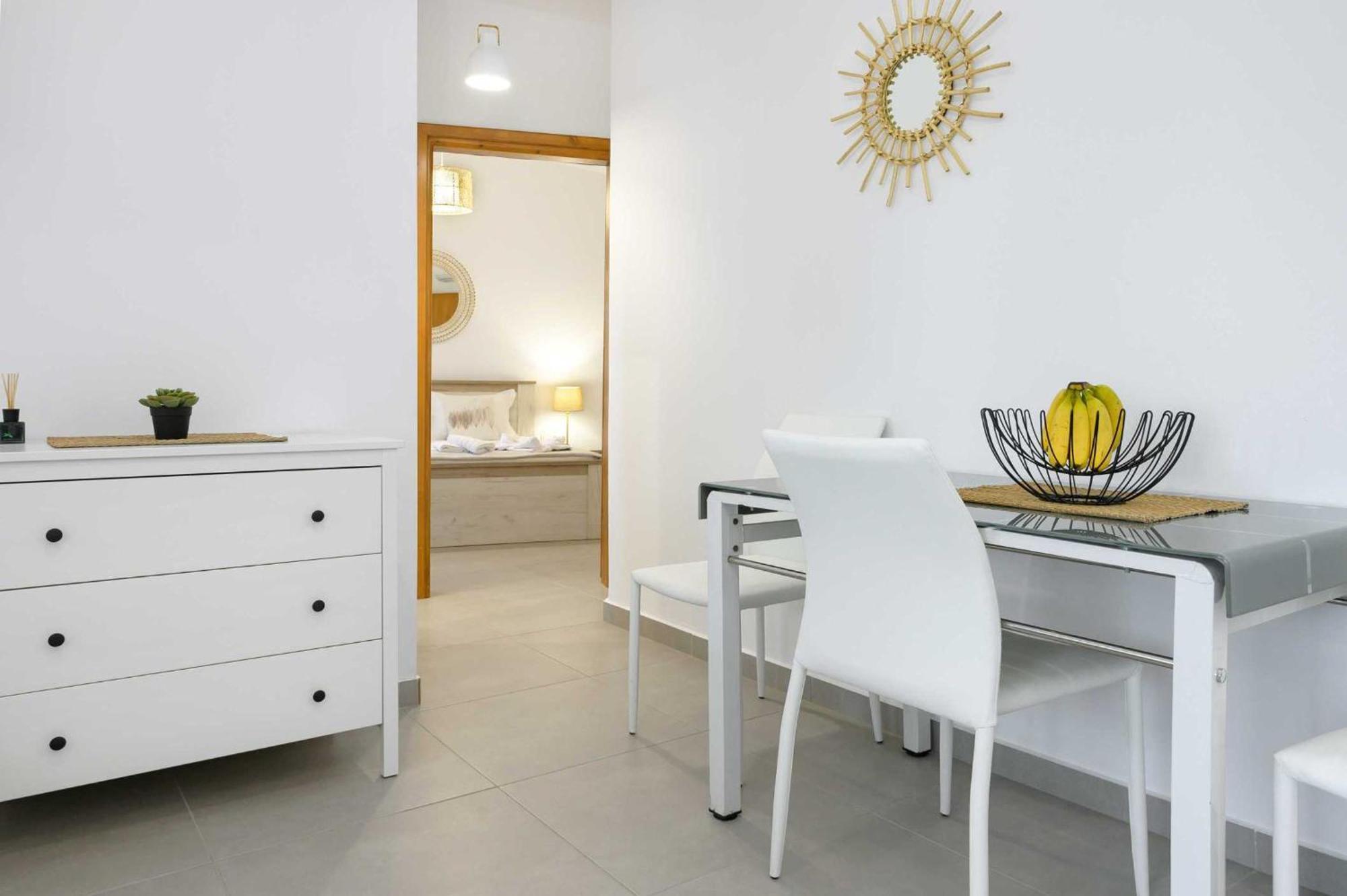 Aparthotel Komitsa Luxury 2*