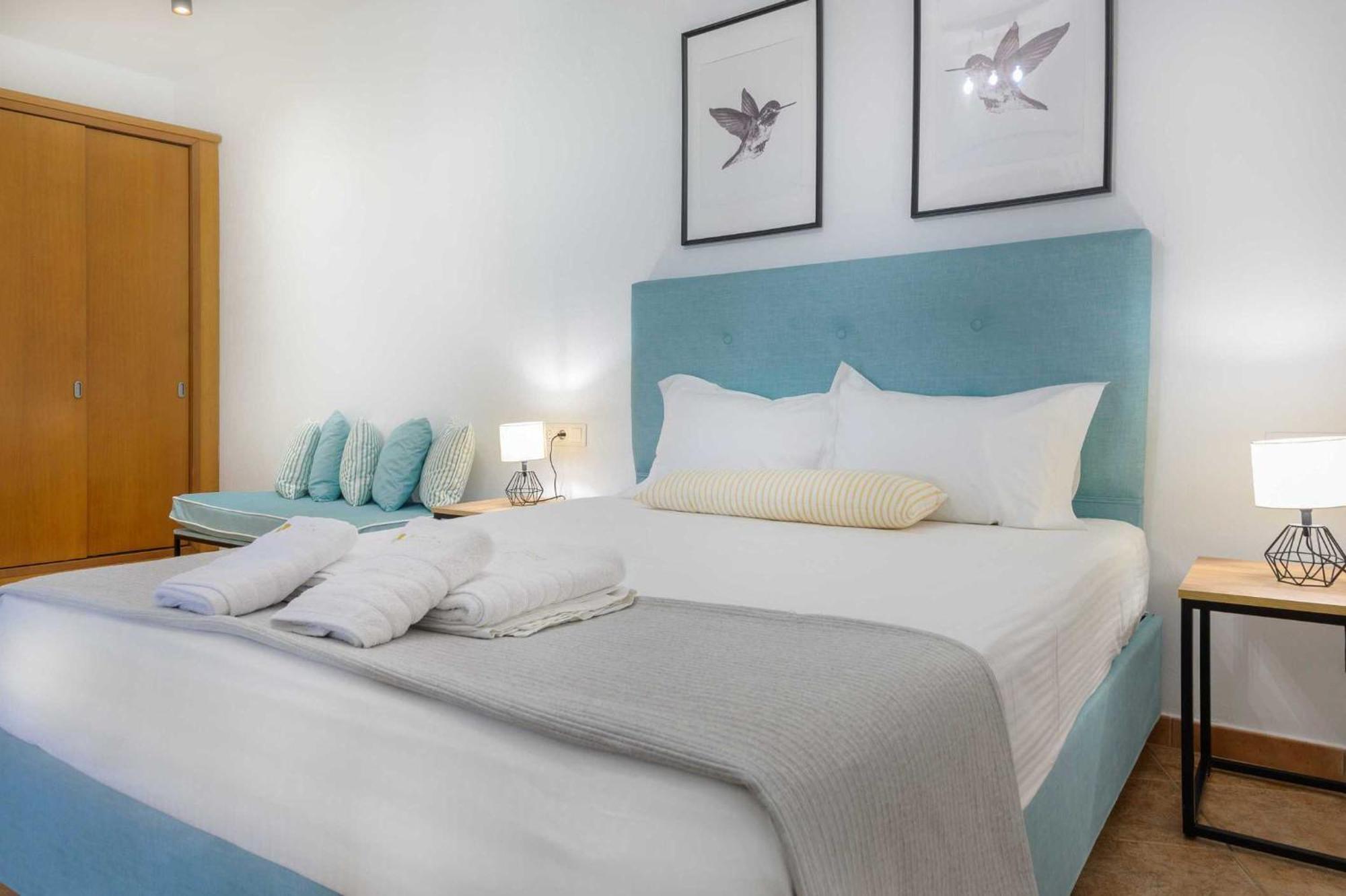 Aparthotel Komitsa Luxury Nea Roda