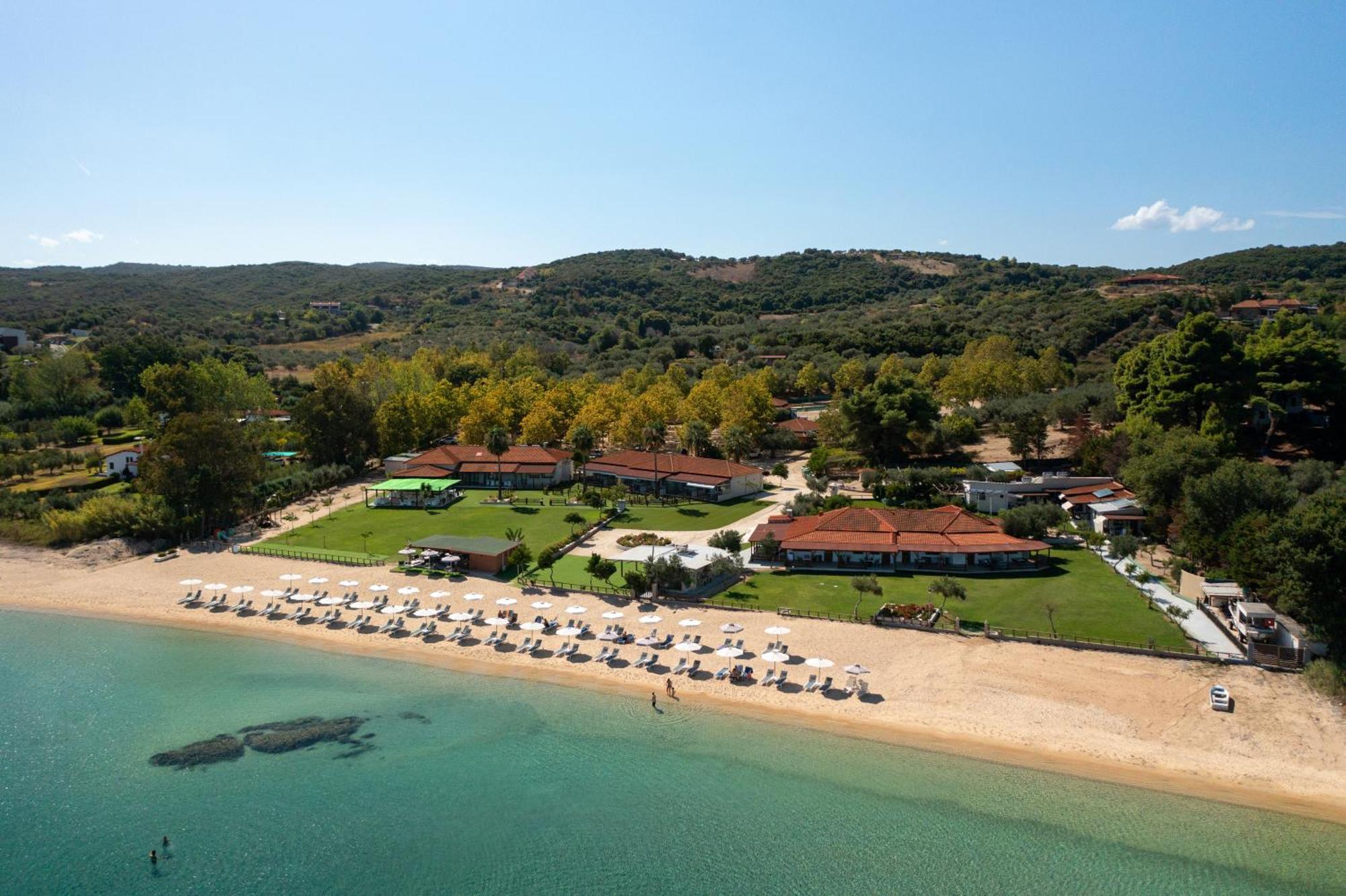 Aparthotel Komitsa Luxury 2*