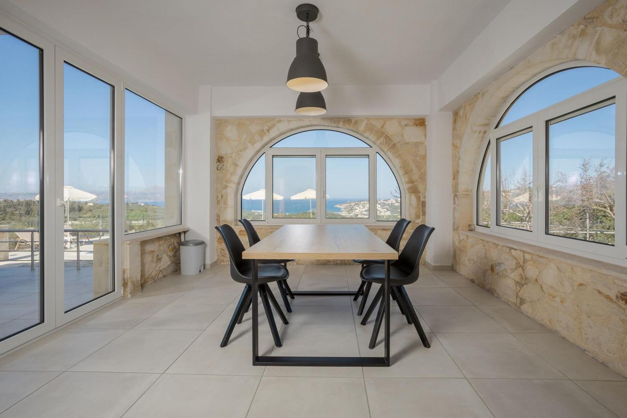Konstantinos Hilltop Vineyard Escape *