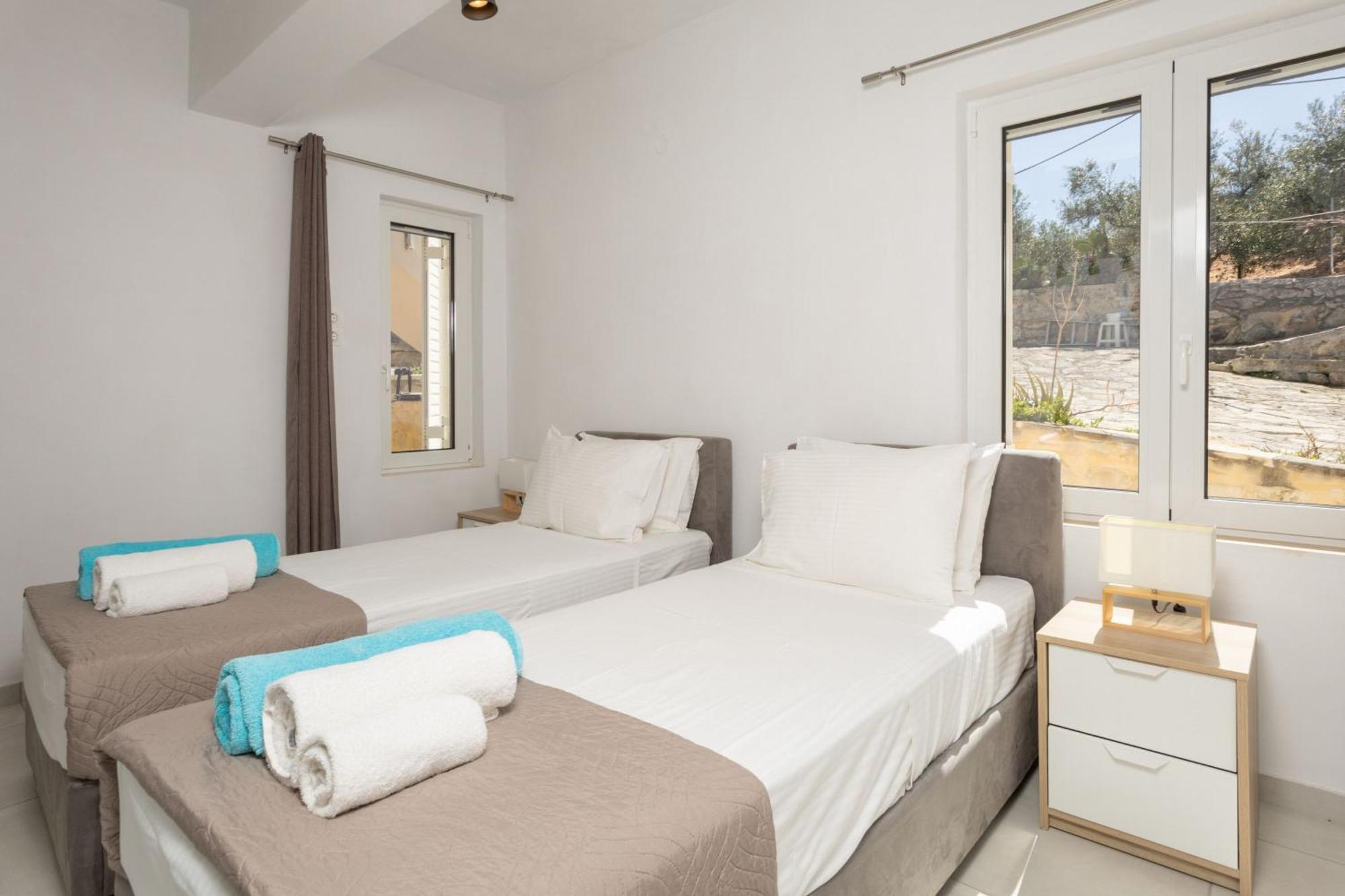 Konstantinos Hilltop Vineyard Escape Holiday home