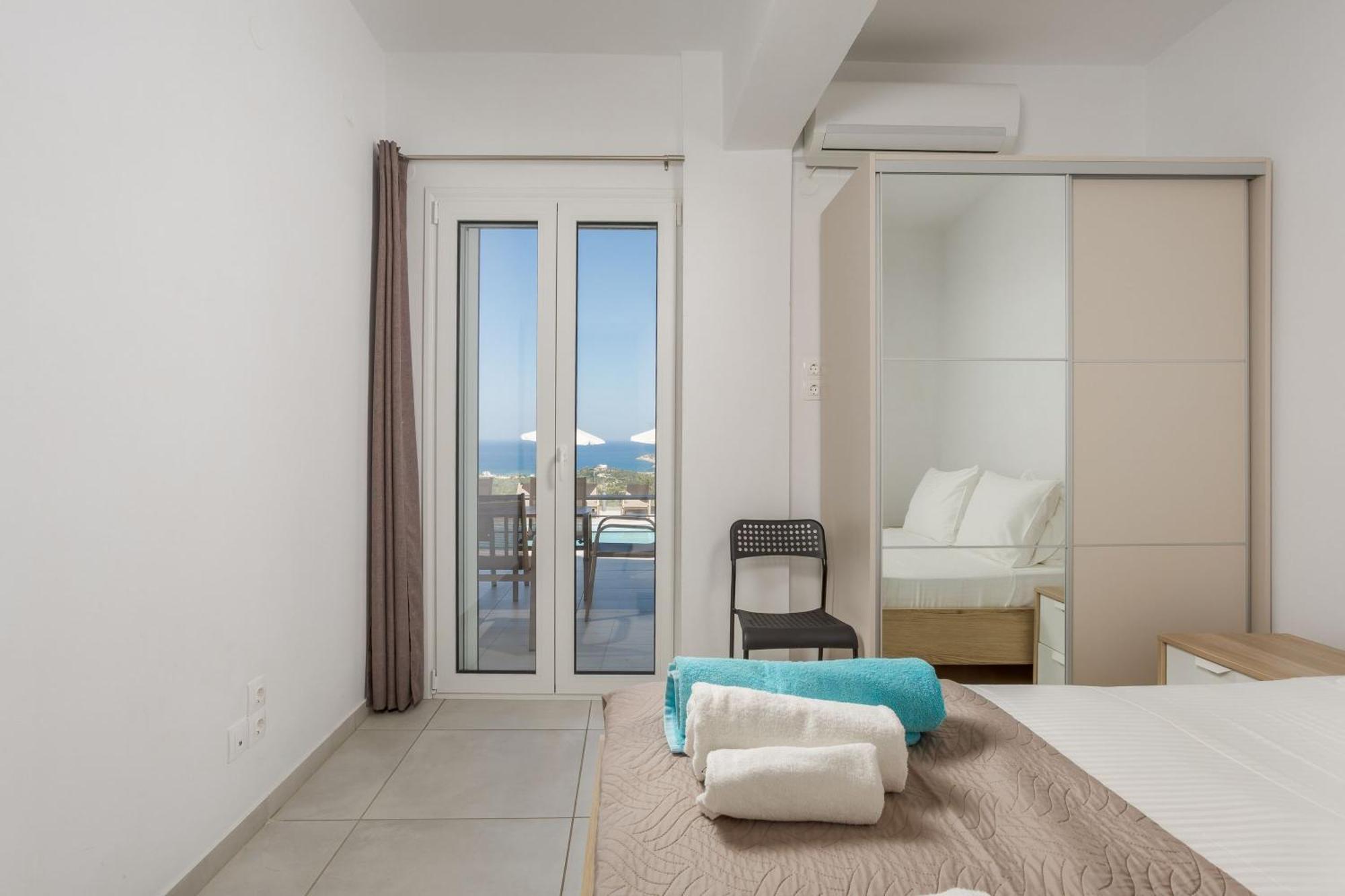 Konstantinos Hilltop Vineyard Escape Holiday home Almyrida (Crete)