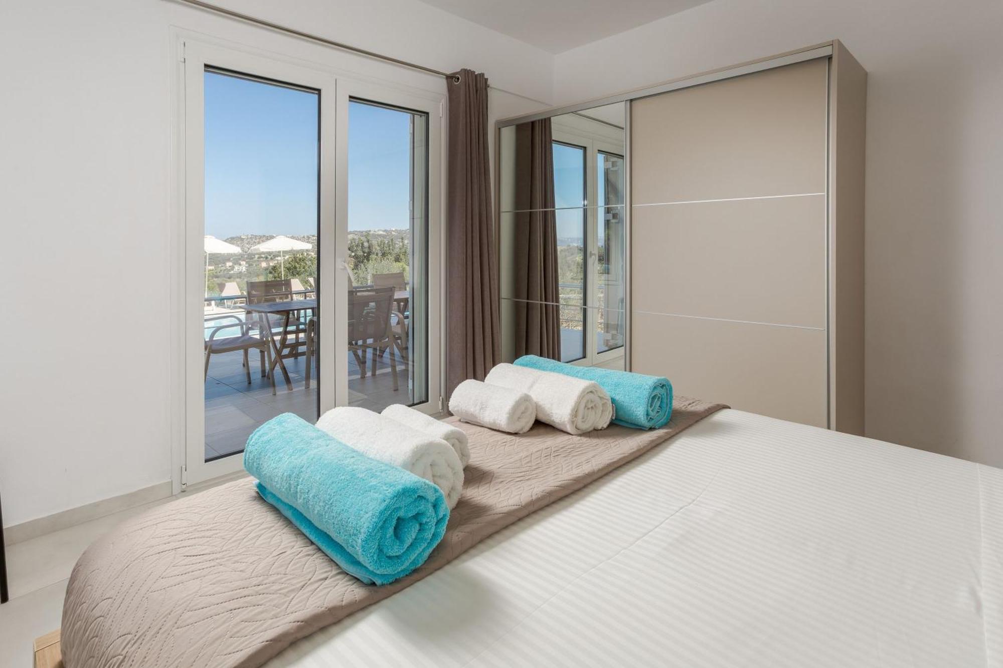 Konstantinos Hilltop Vineyard Escape Holiday home Almyrida (Crete)