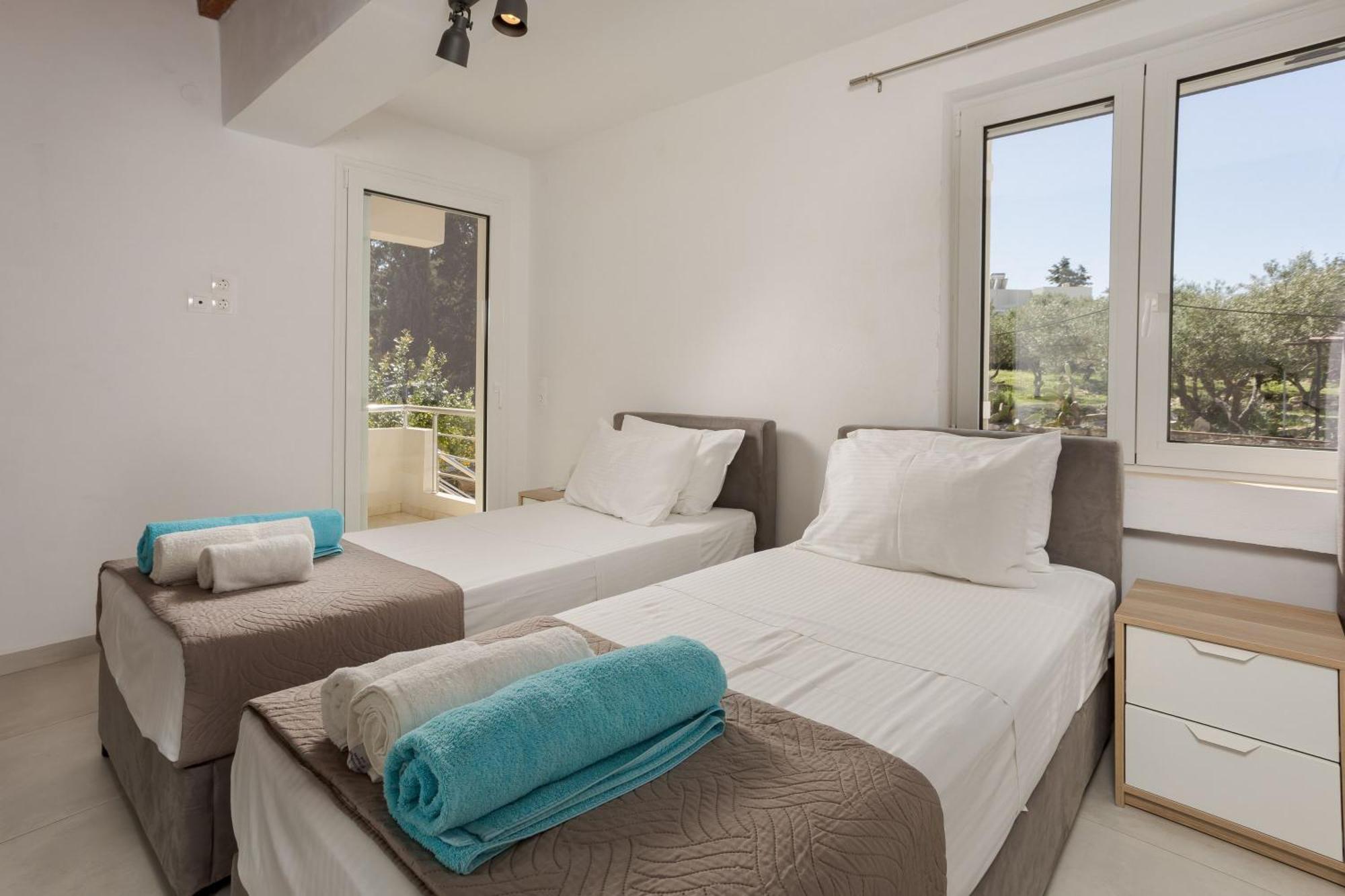 Konstantinos Hilltop Vineyard Escape Almyrida (Crete)