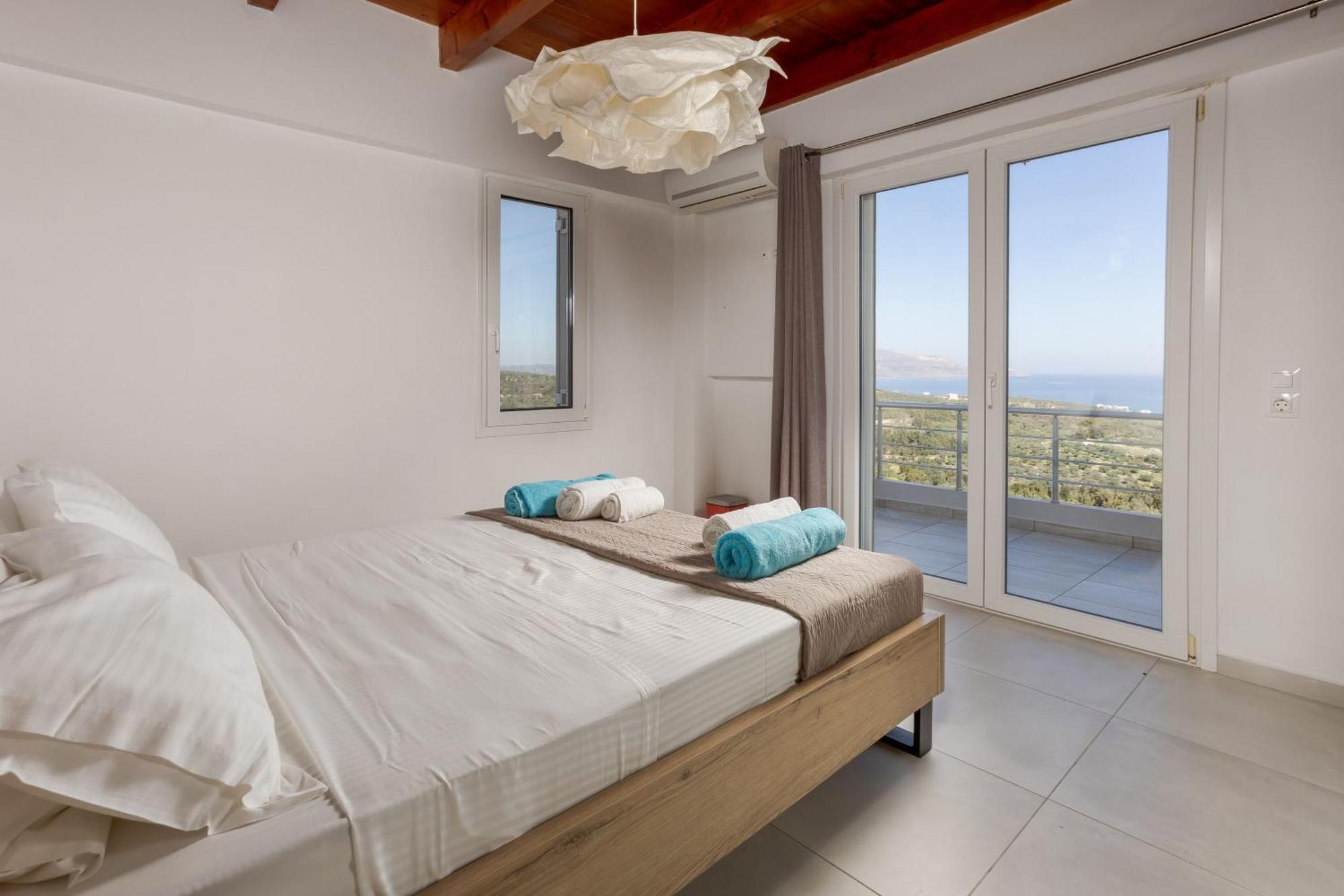 Konstantinos Hilltop Vineyard Escape * Almyrida (Crete)