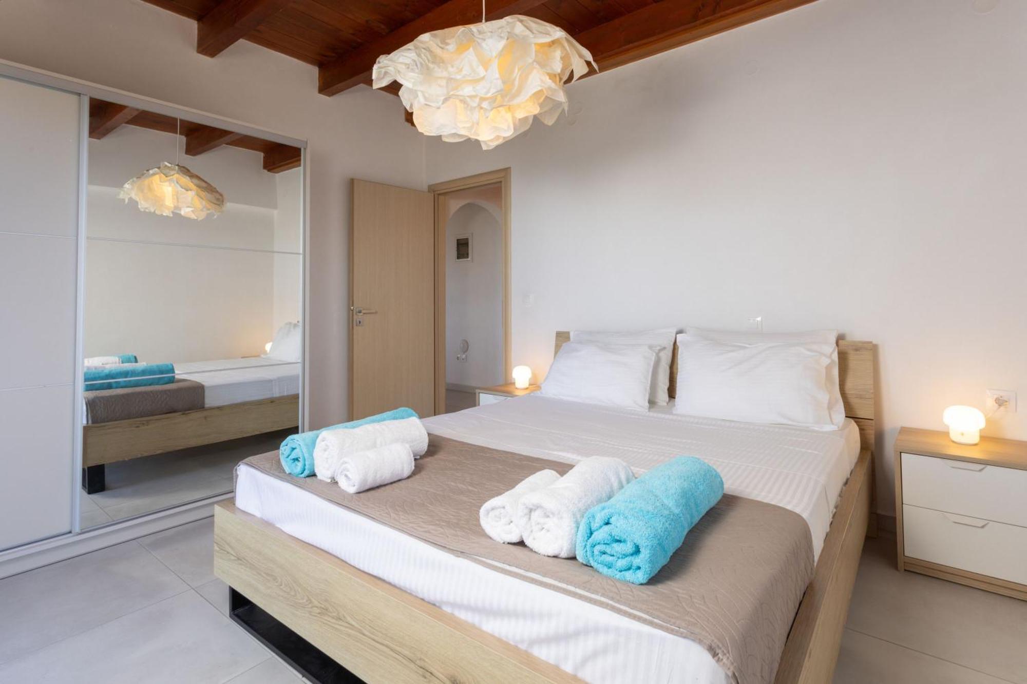 Konstantinos Hilltop Vineyard Escape Holiday home Almyrida (Crete)