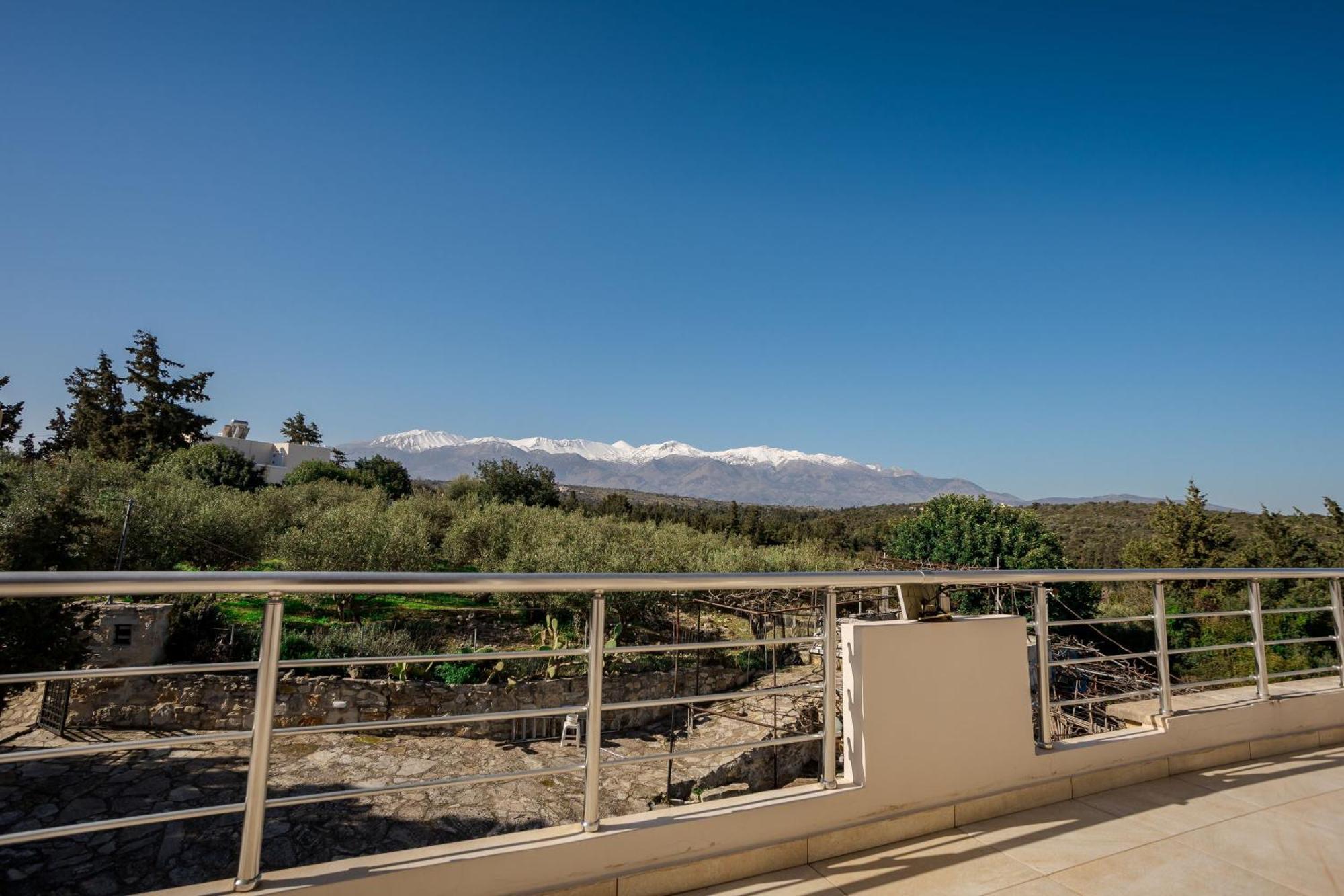 Konstantinos Hilltop Vineyard Escape Holiday home *