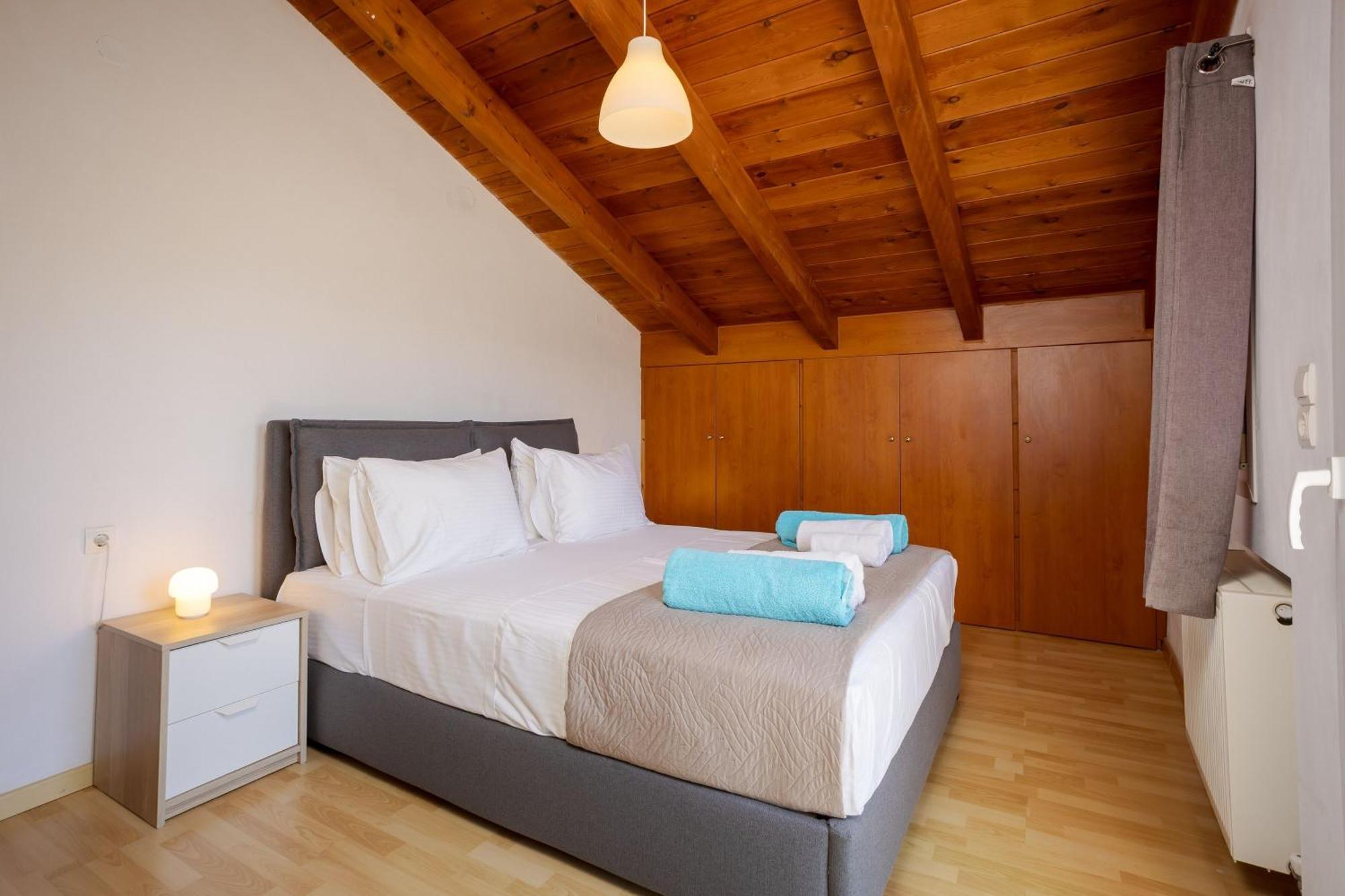Konstantinos Hilltop Vineyard Escape Holiday home Almyrida (Crete)