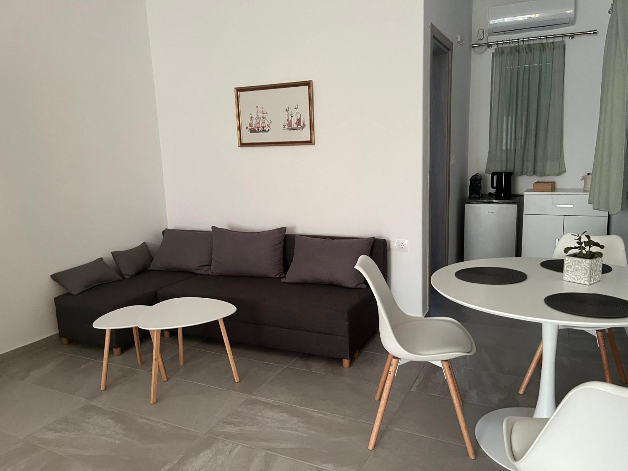 Bay-dream 4 Apartment Adamantas (Milos)