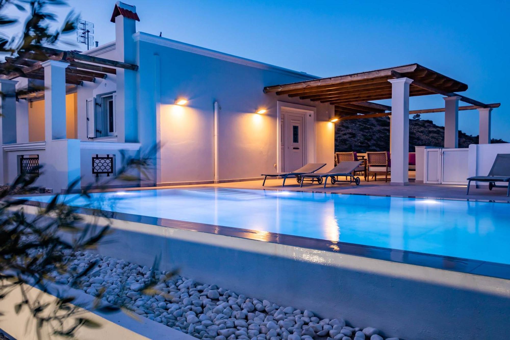 Villa Zetes Luxury *