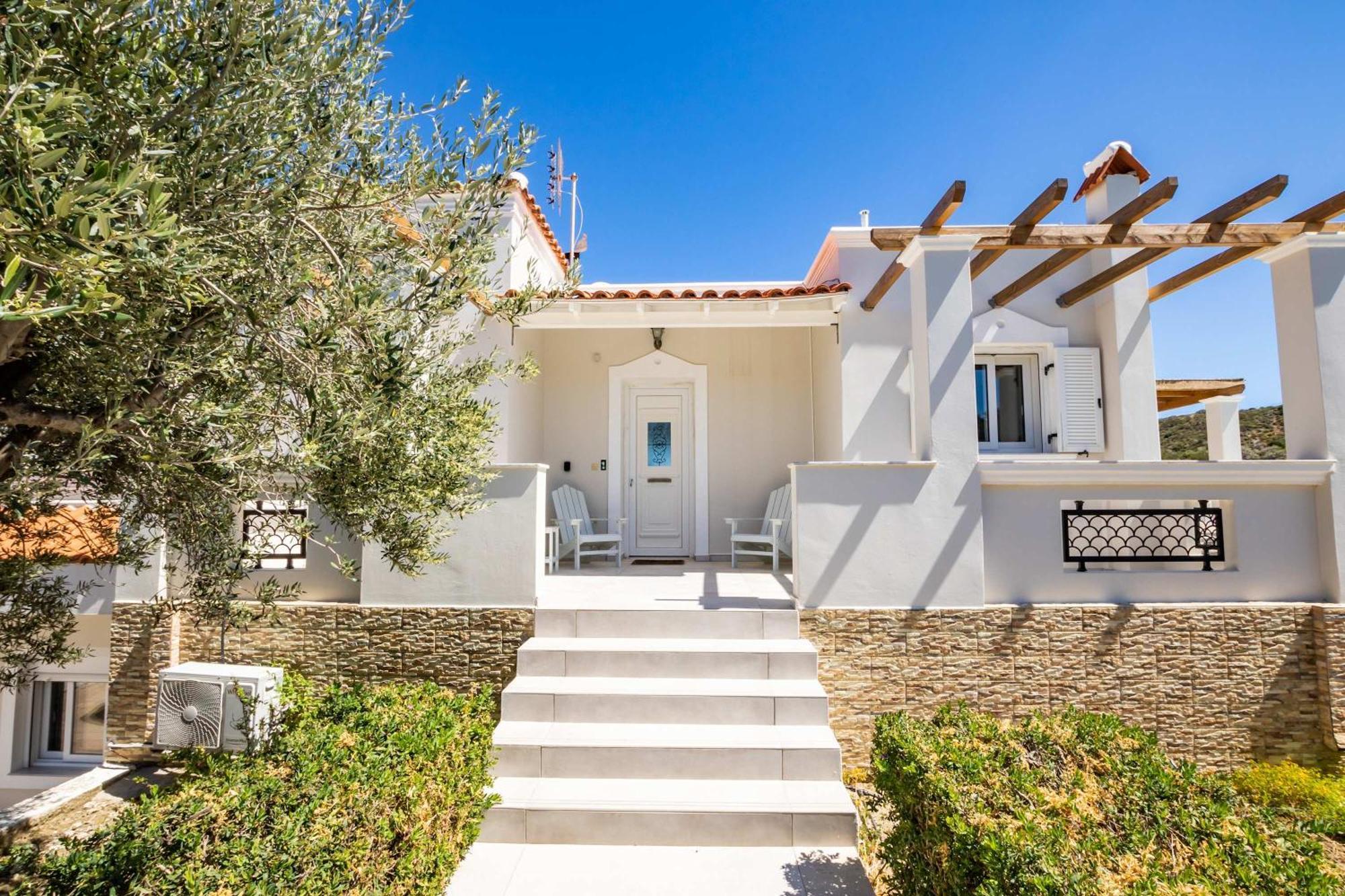 Zetes Luxury Villa
