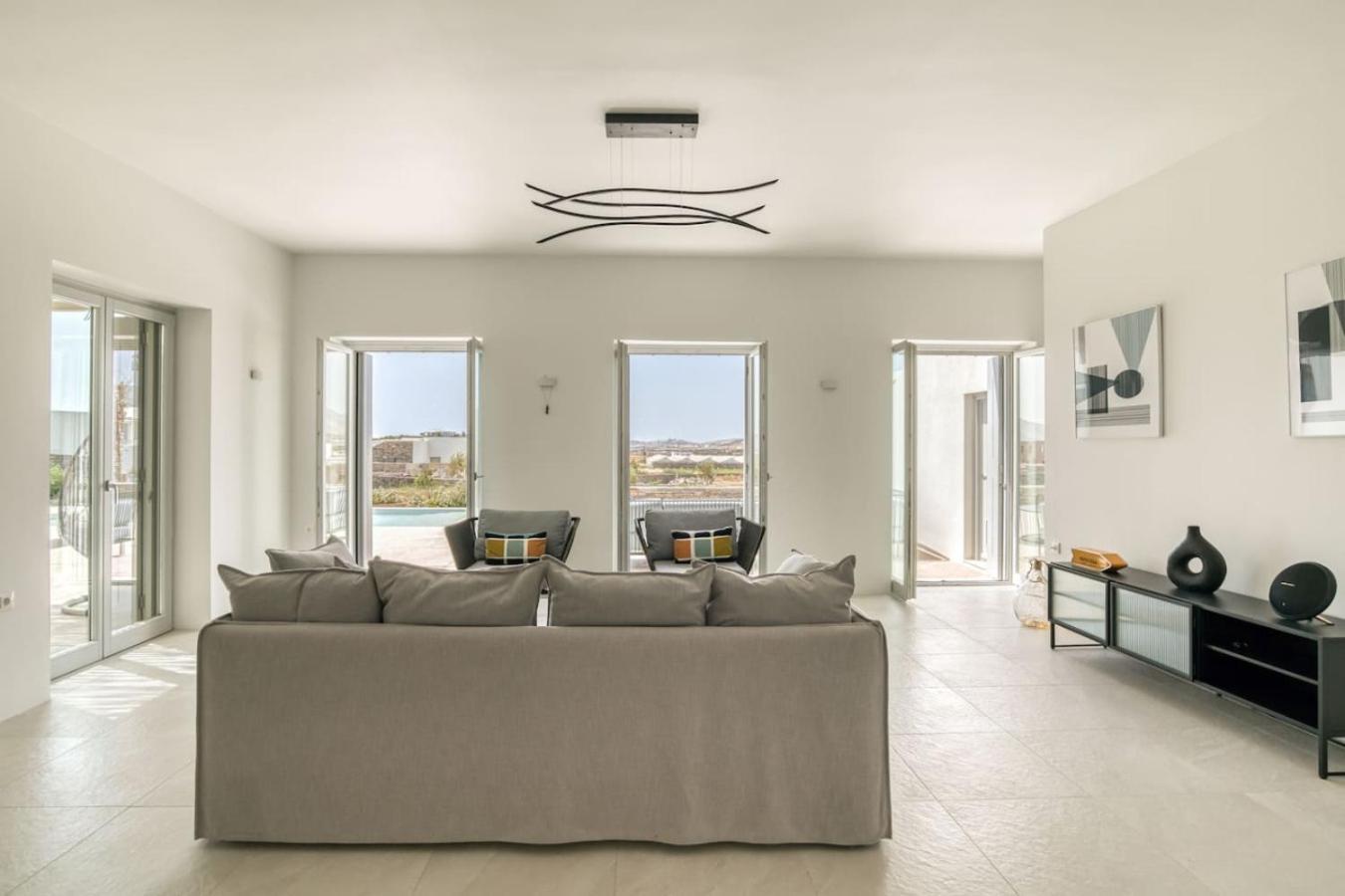 Tiga - Spacious Getaway Villa Isterni (Paros)
