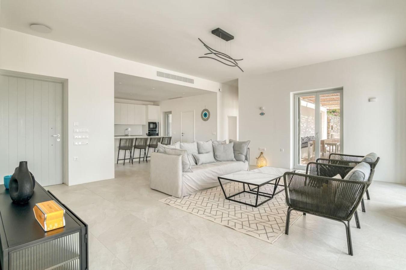 Villa Tiga - Spacious Getaway