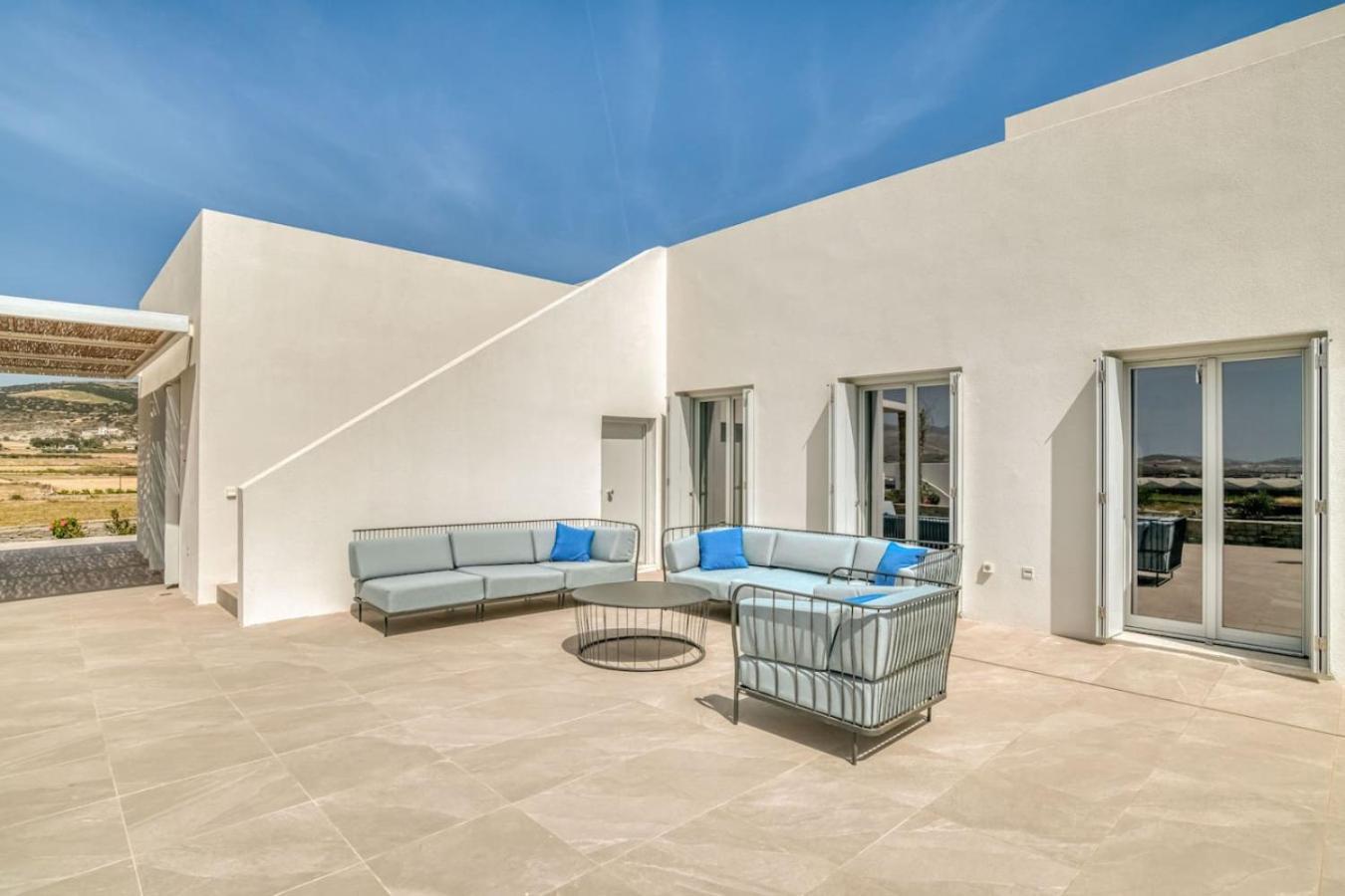 Tiga - Spacious Getaway Villa *