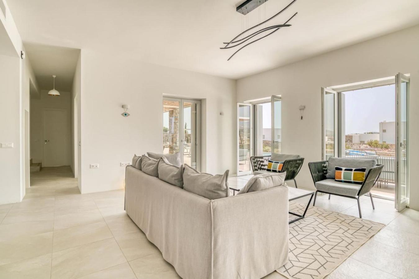 Tiga - Spacious Getaway Villa *
