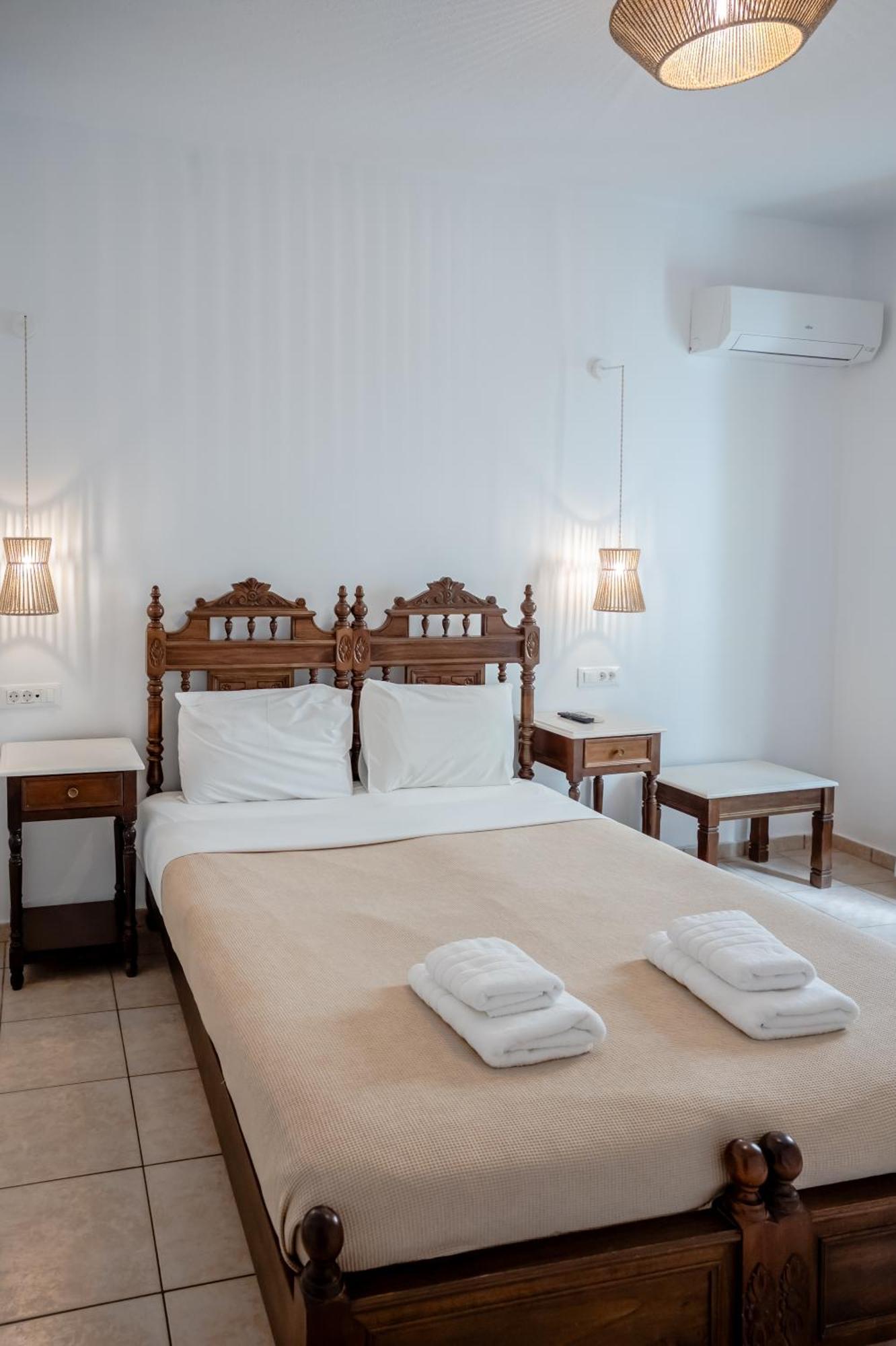Hotel Aldea Karterados (Santorini)