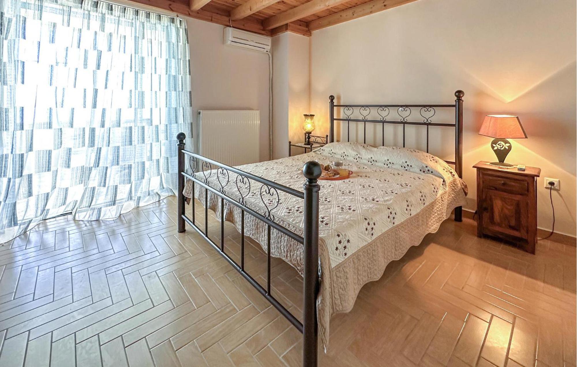 Cozy Home In Diakopto Achaias P, With Kitchenette Diakopto