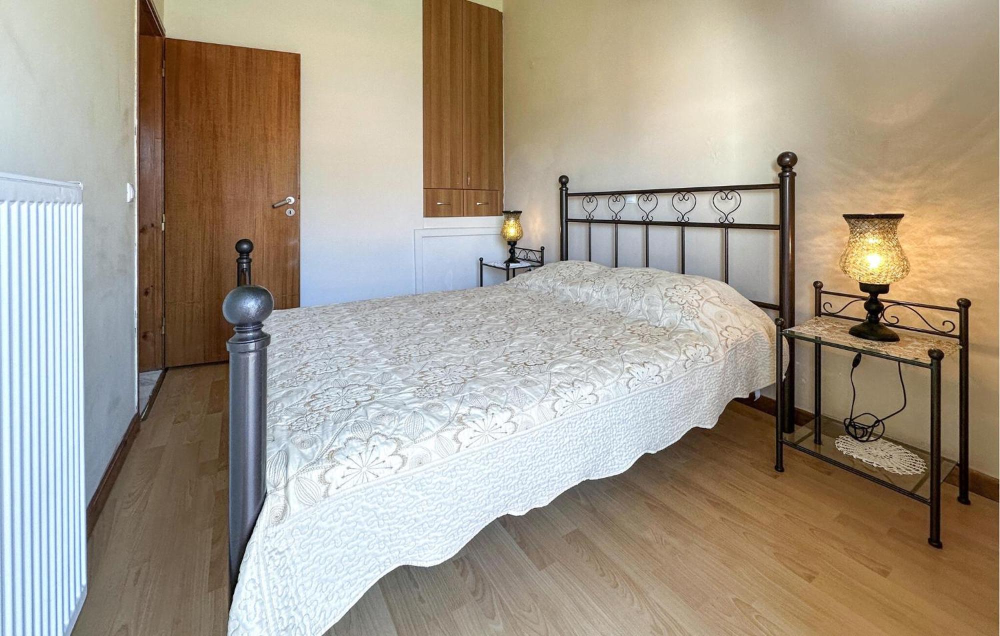 Cozy Home In Diakopto Achaias P, With Kitchenette Holiday home *
