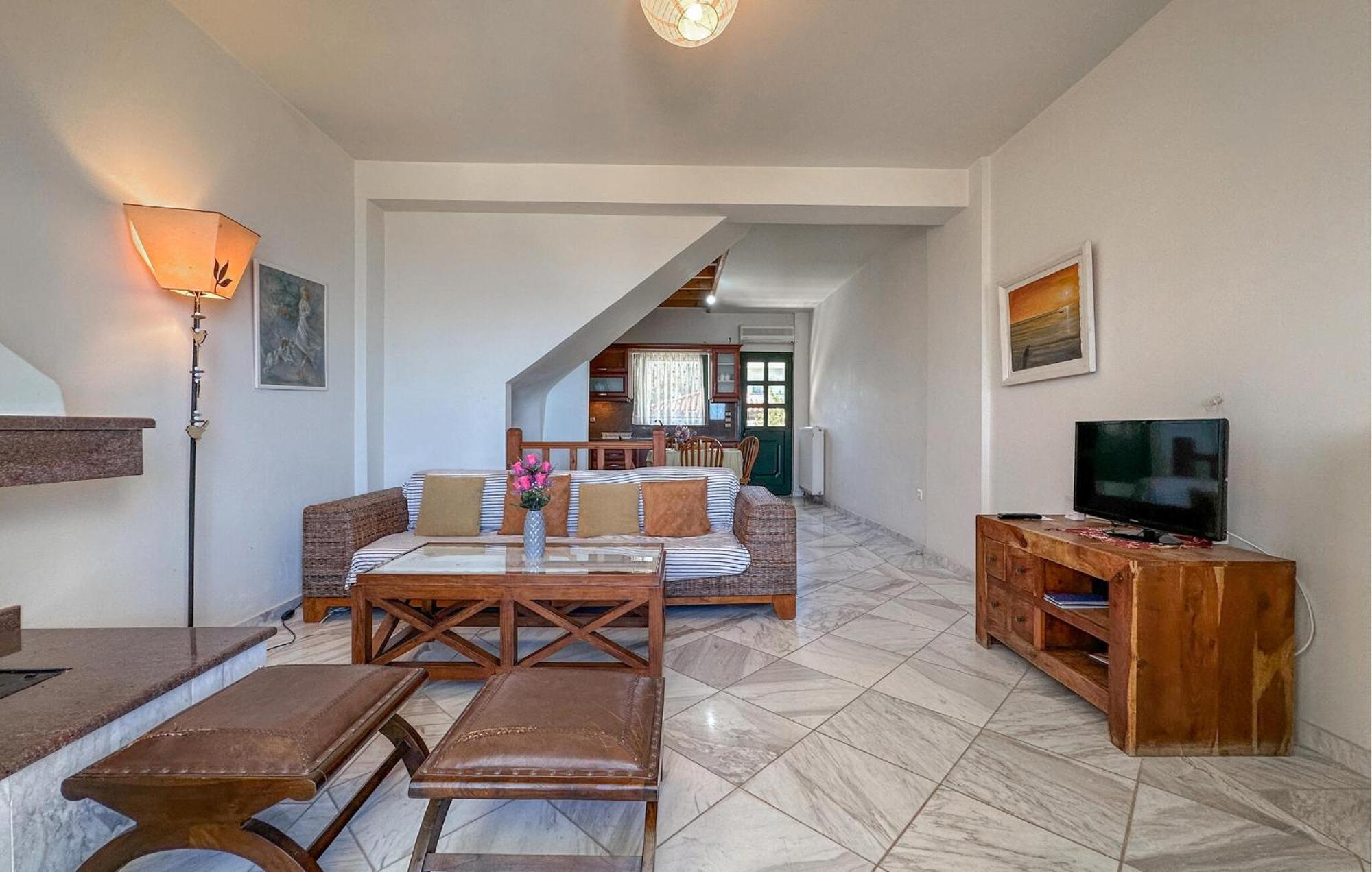 Cozy Home In Diakopto Achaias P, With Kitchenette Holiday home Diakopto