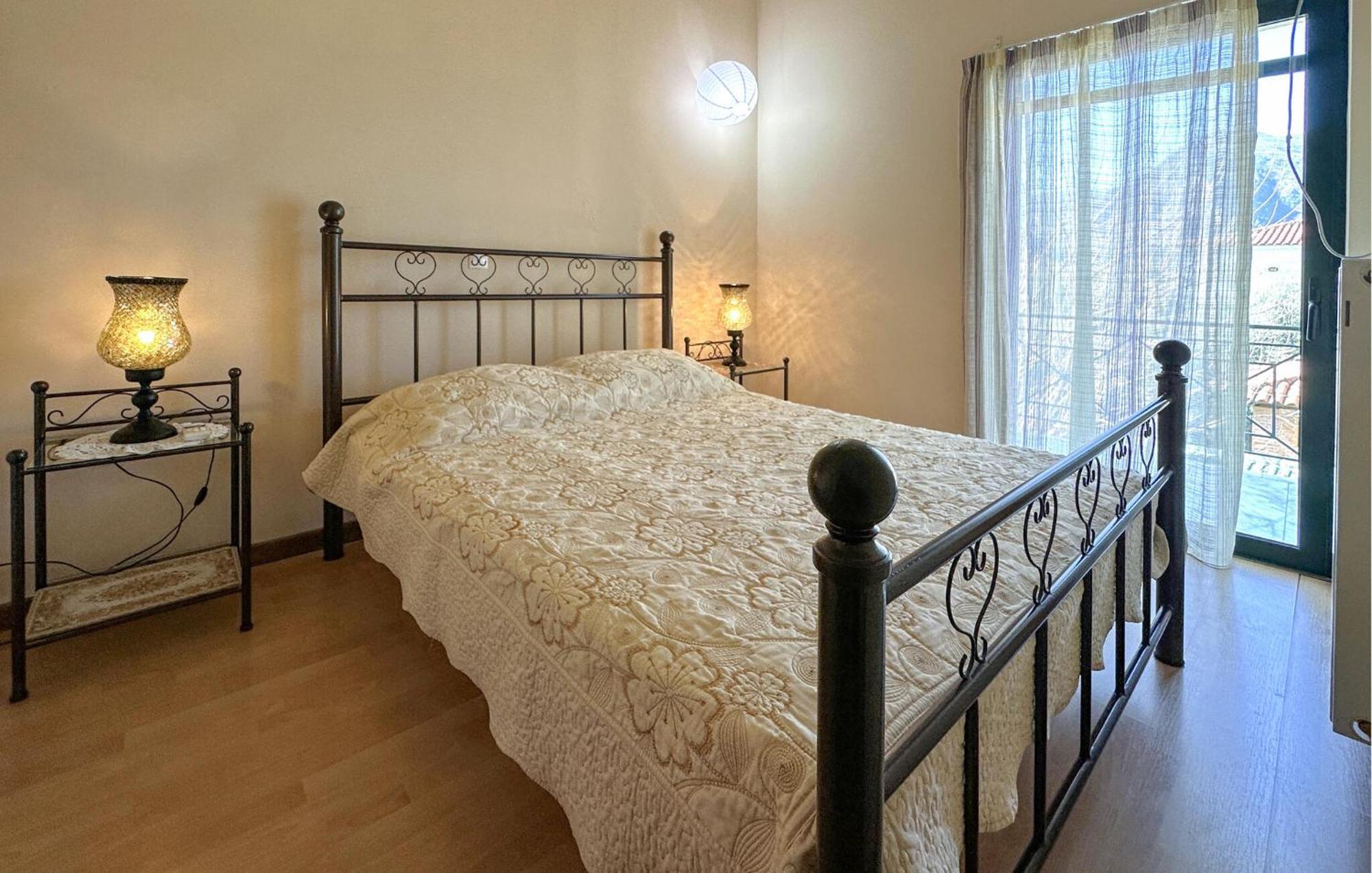Holiday home Cozy Home In Diakopto Achaias P, With Kitchenette Diakopto