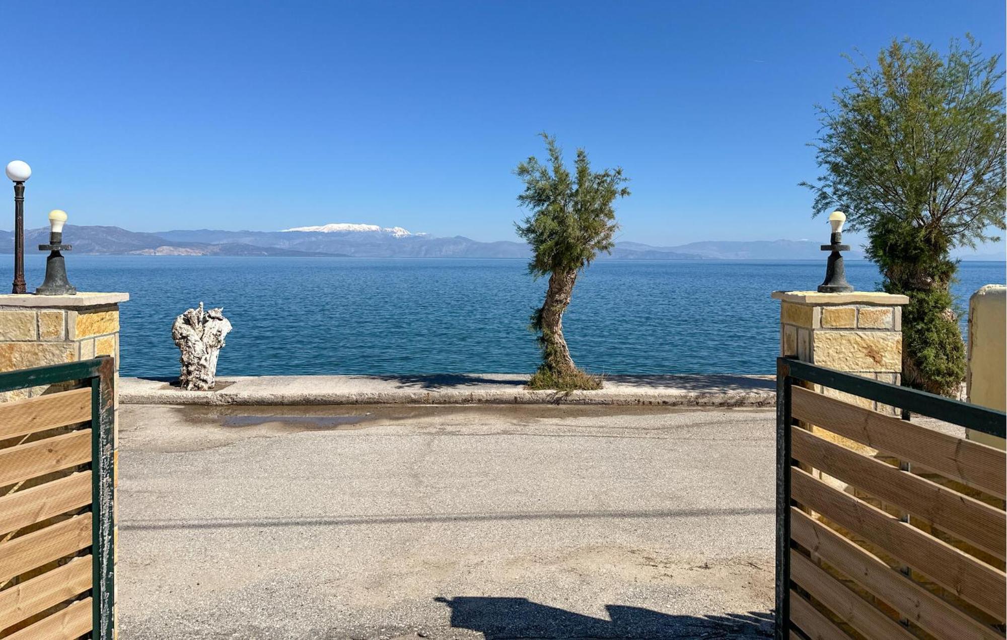 Cozy Home In Diakopto Achaias P, With Kitchenette Holiday home *